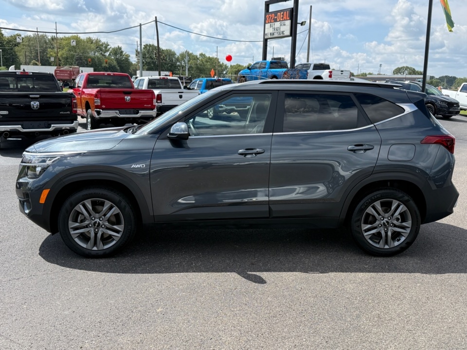 2023 Kia Seltos S photo 3