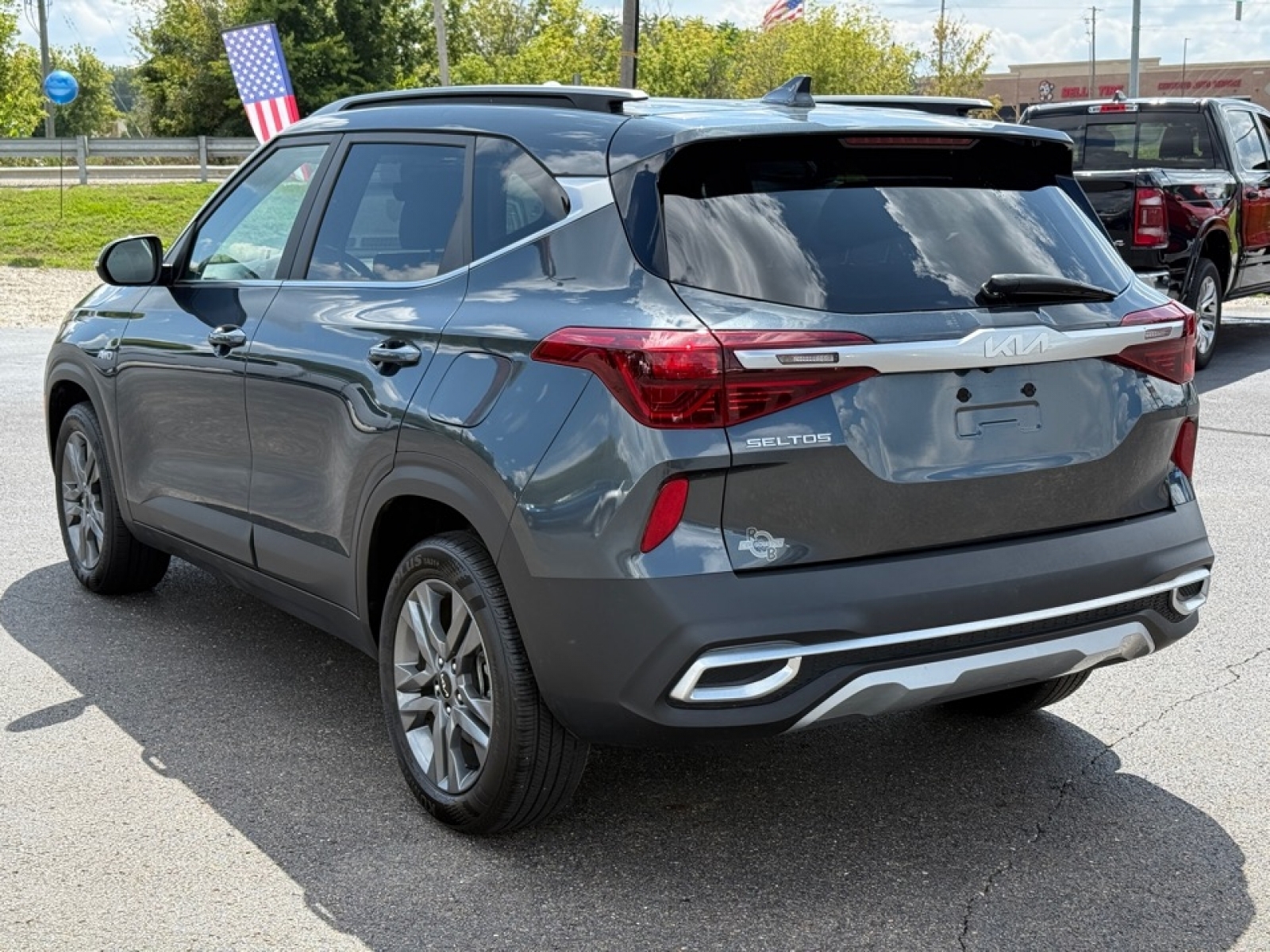 2023 Kia Seltos S photo 4