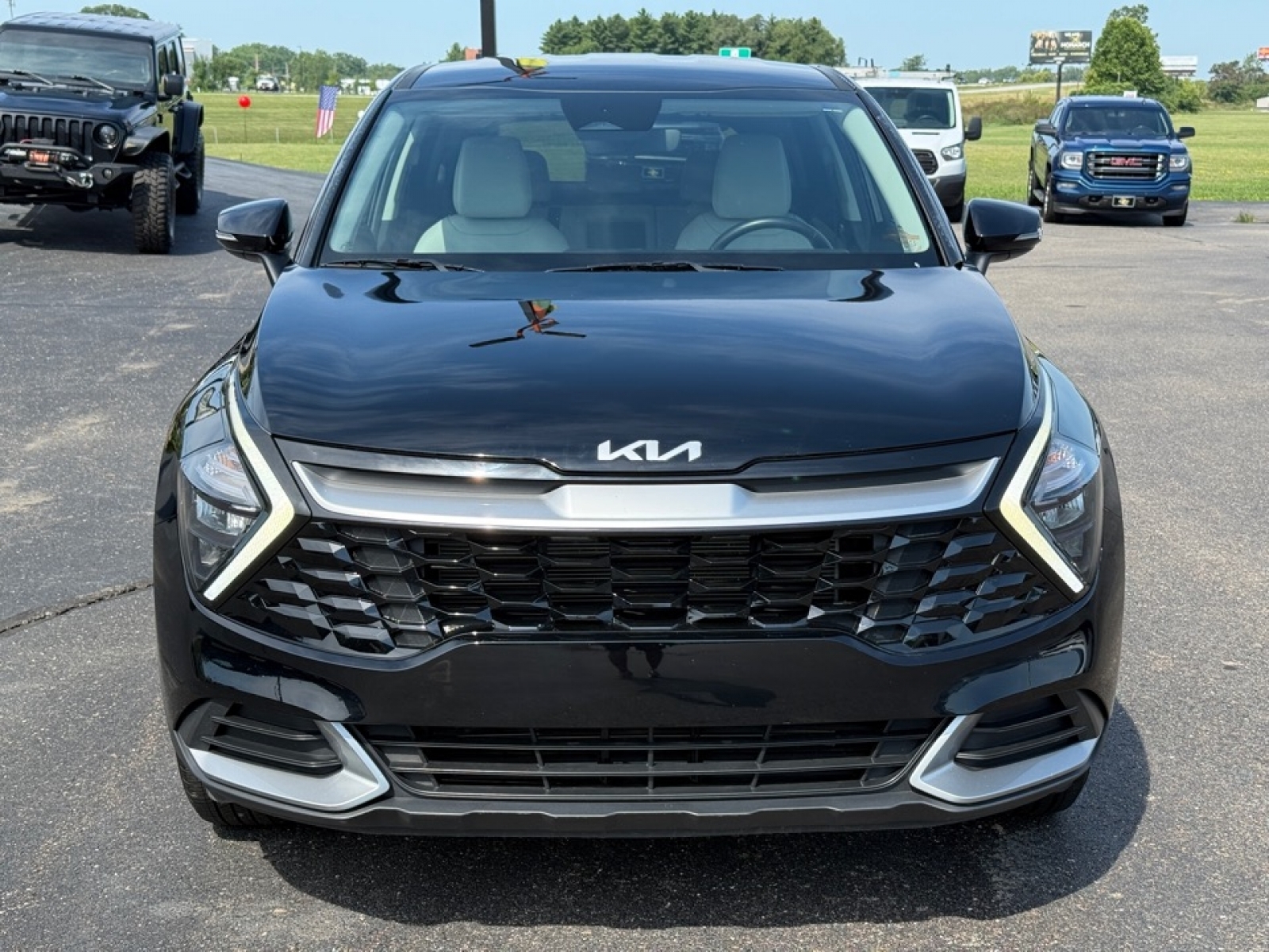 2023 Kia Sportage EX photo 3