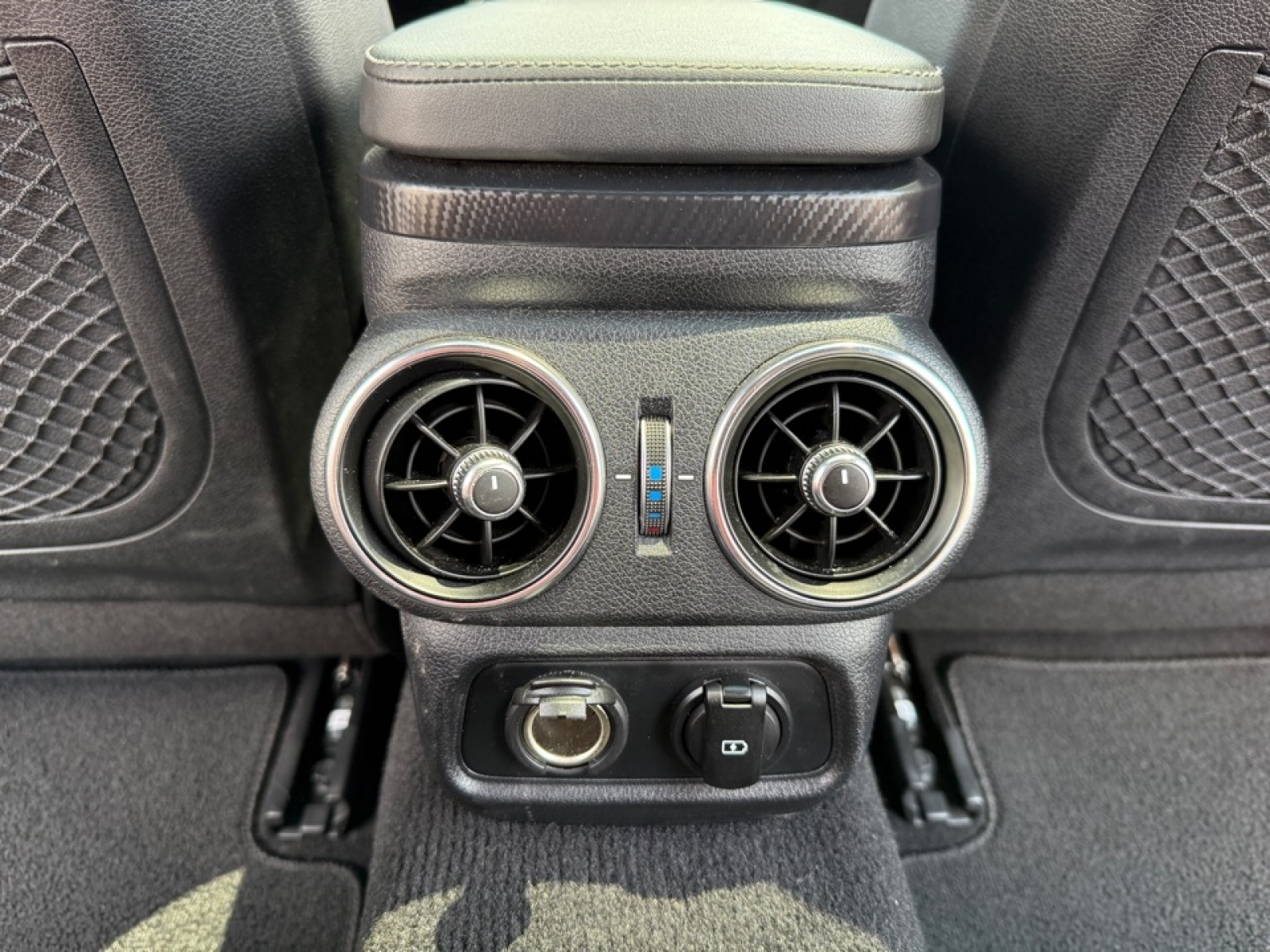 2023 Kia Stinger GT-Line photo 32