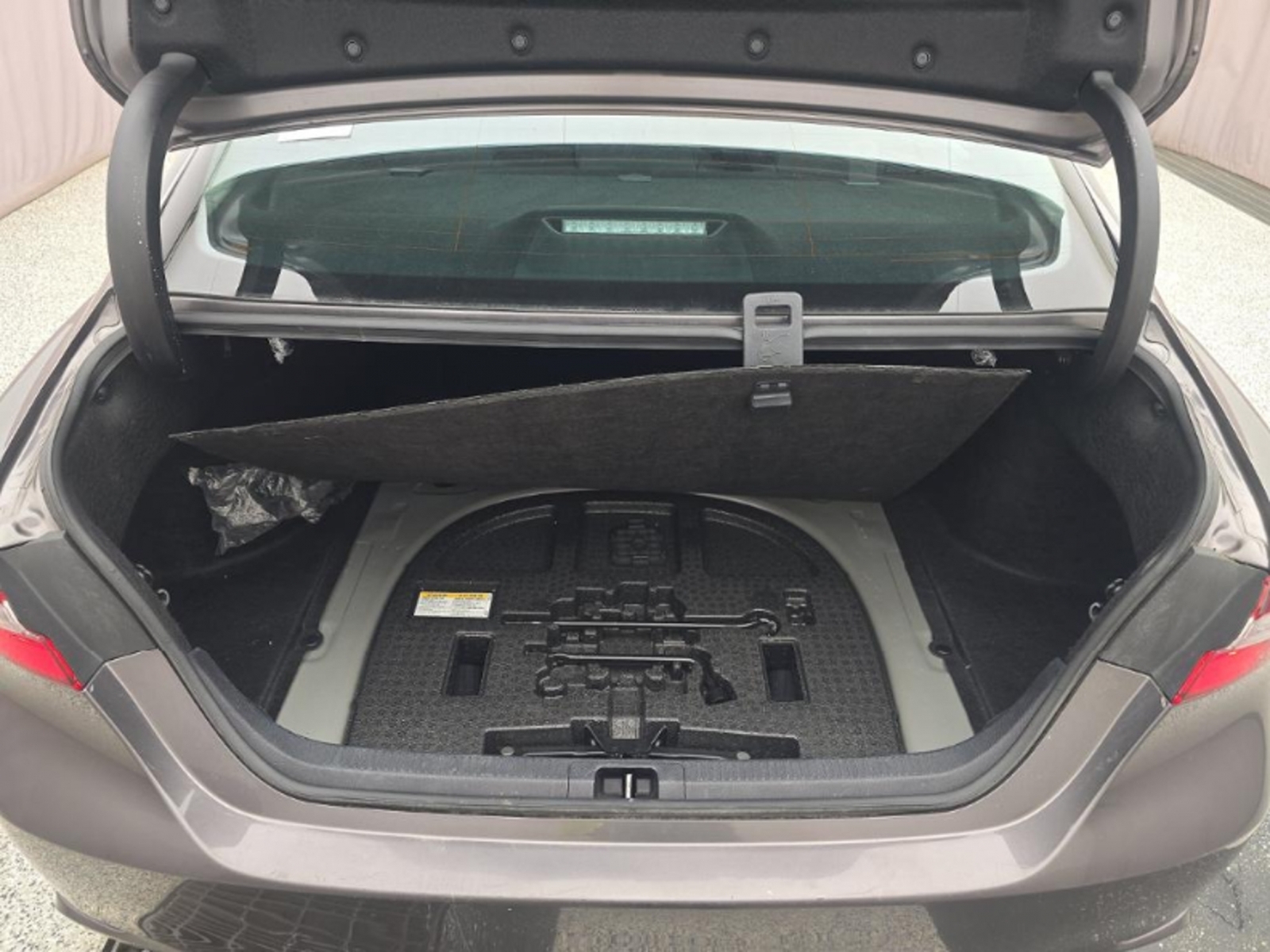 2023 TOYOTA  CAMRY  Sedan 4D SE 2.5L I4, 39950, Photo