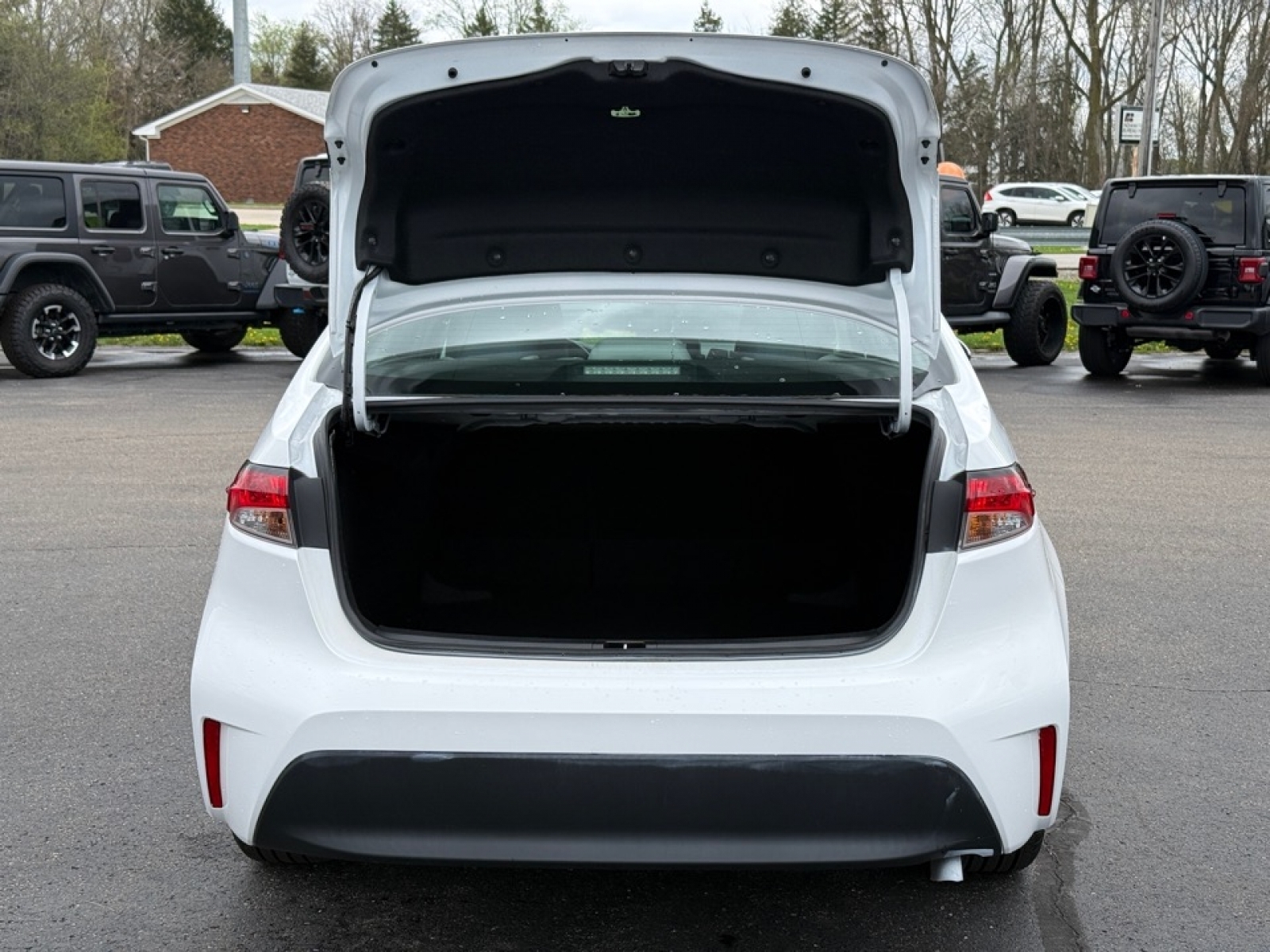 2023 Toyota Corolla LE, 39680, Photo