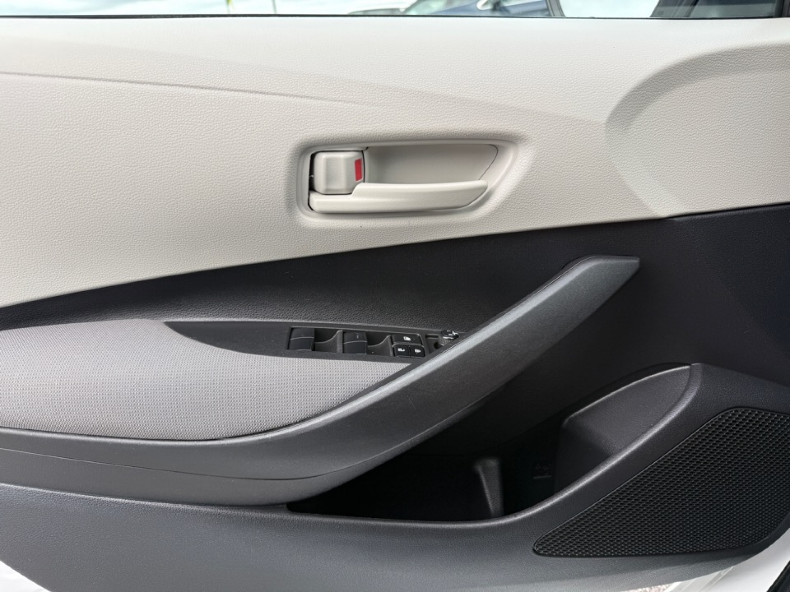 2023 Toyota Corolla LE, 39680, Photo