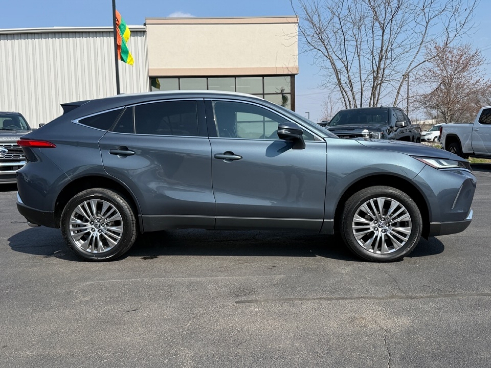 2023 Toyota Venza XLE, 39635, Photo