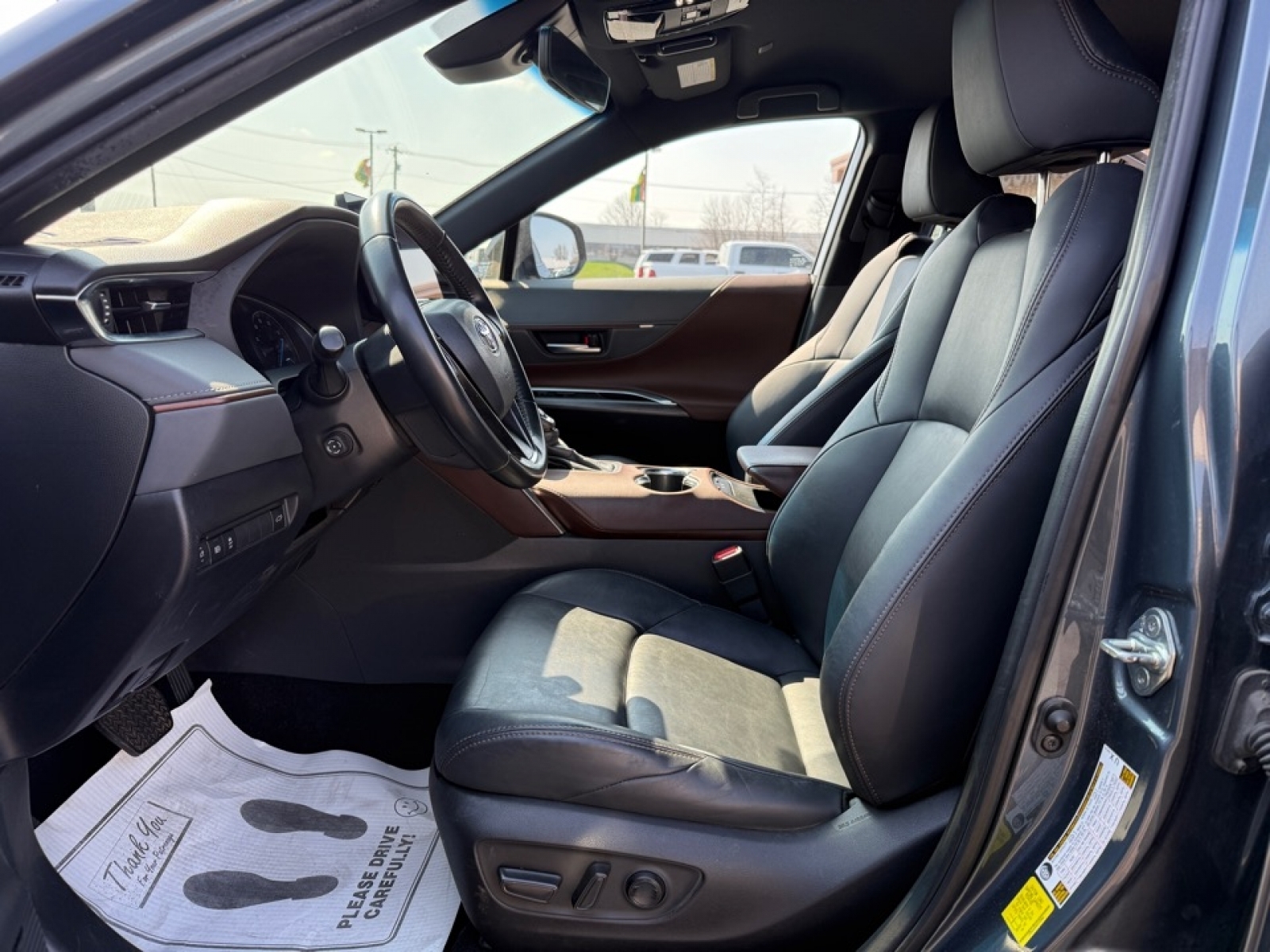 2023 Toyota Venza XLE, 39635, Photo