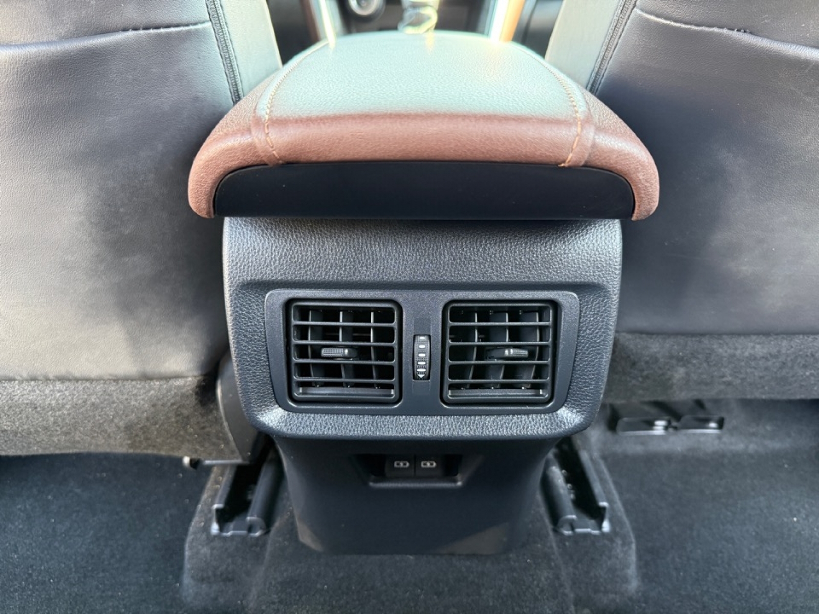 2023 Toyota Venza XLE, 39635, Photo