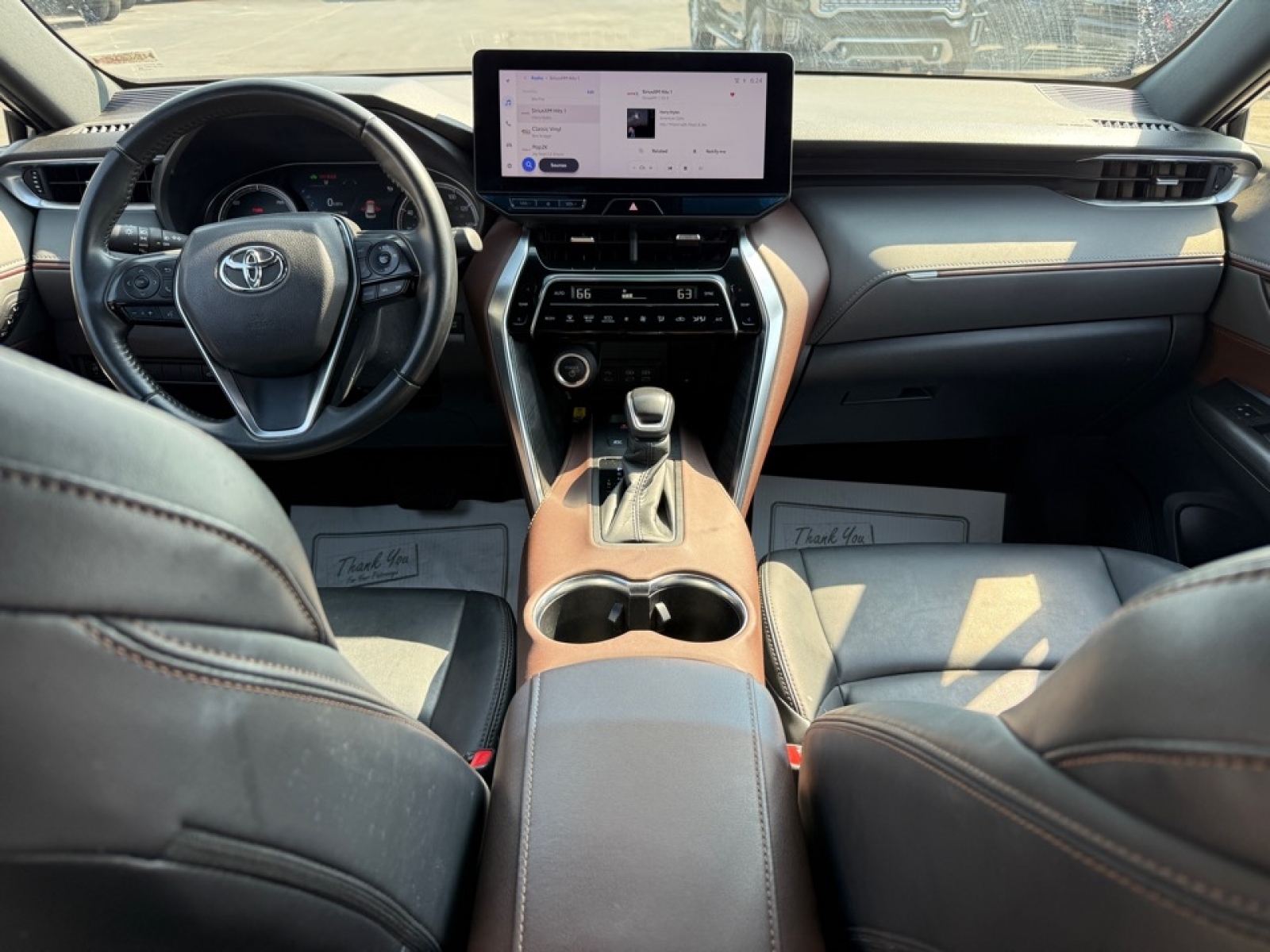 2023 Toyota Venza XLE, 39635, Photo