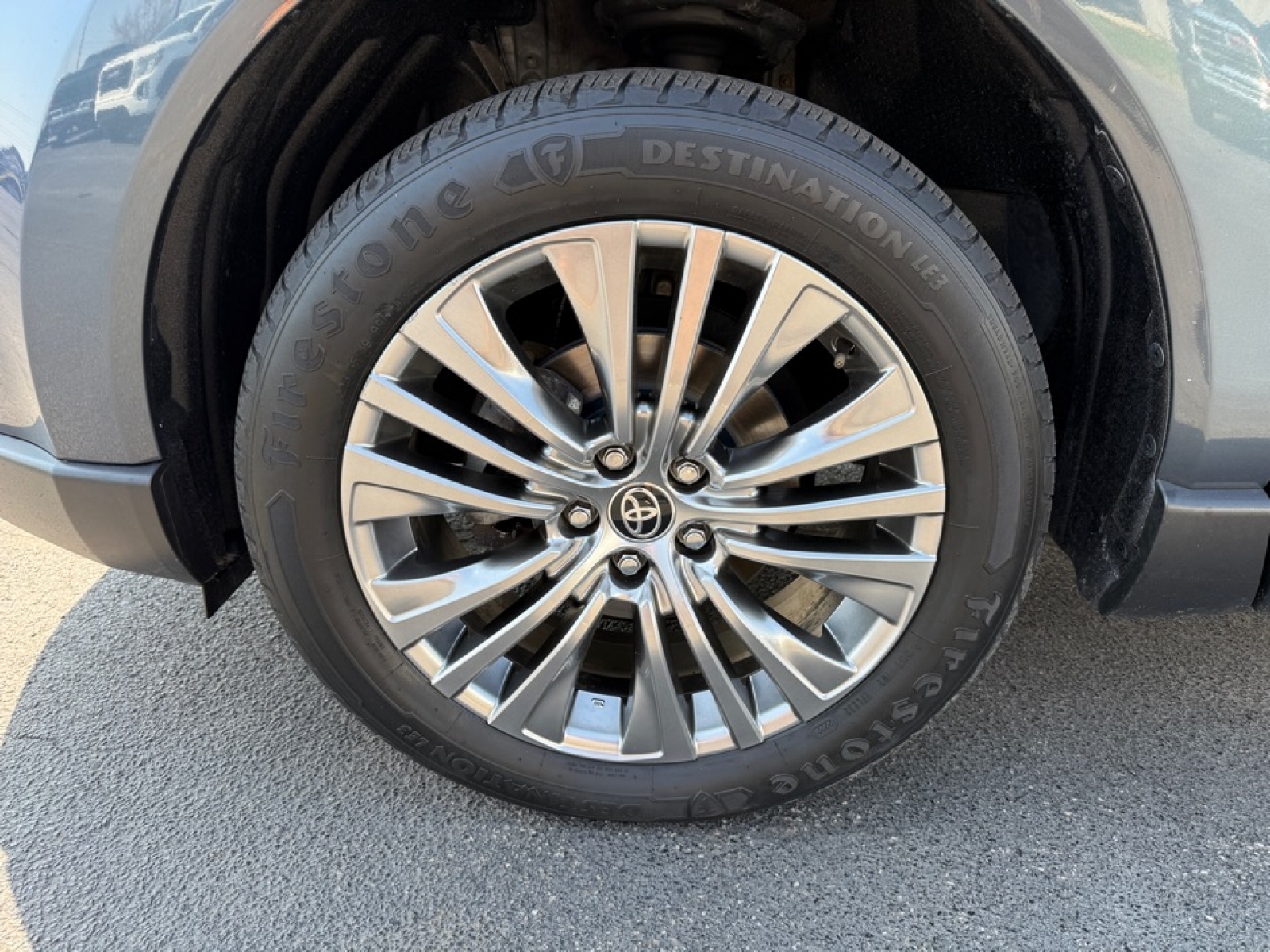 2023 Toyota Venza XLE, 39635, Photo