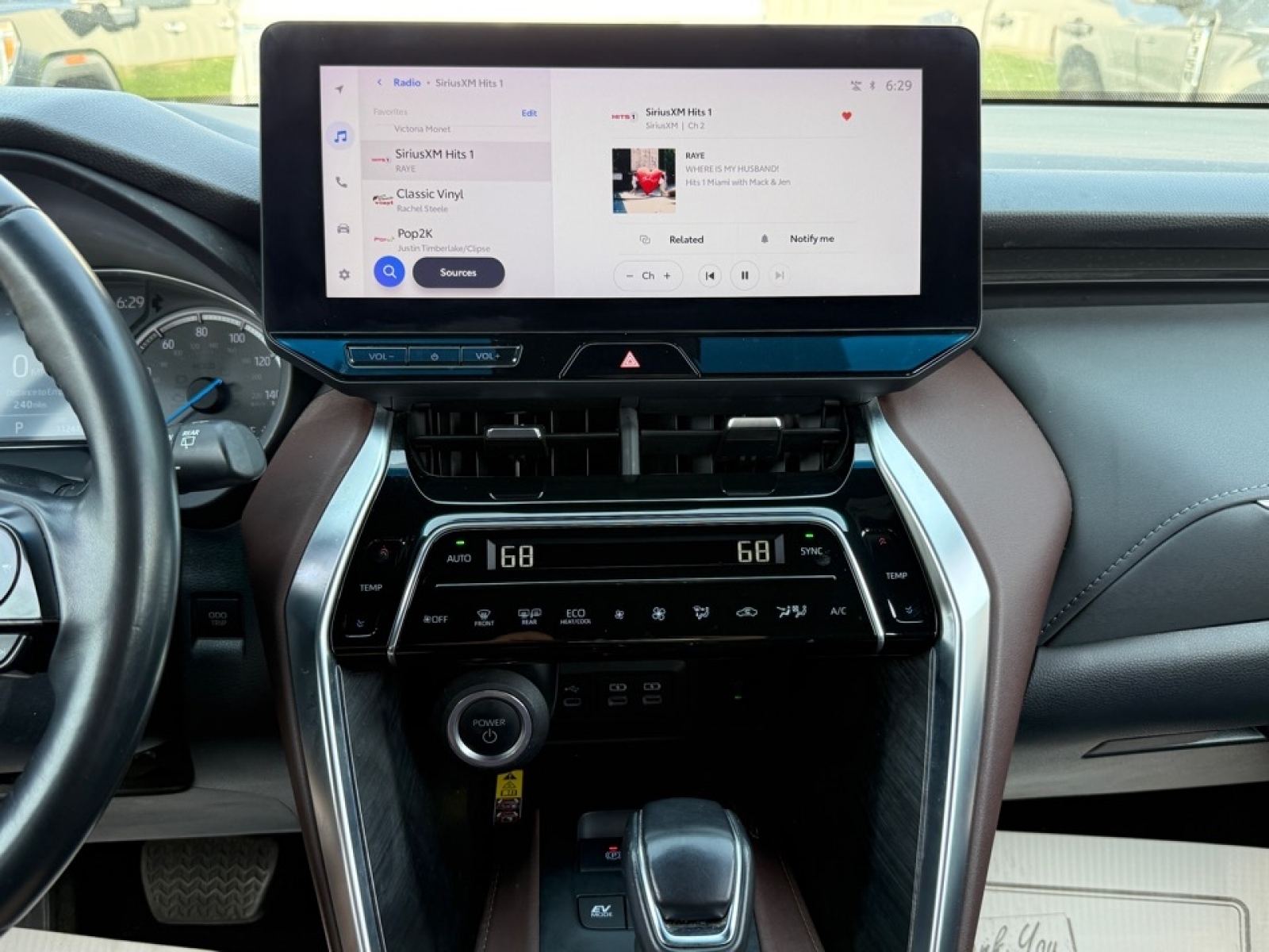 2023 Toyota Venza XLE, 39635, Photo