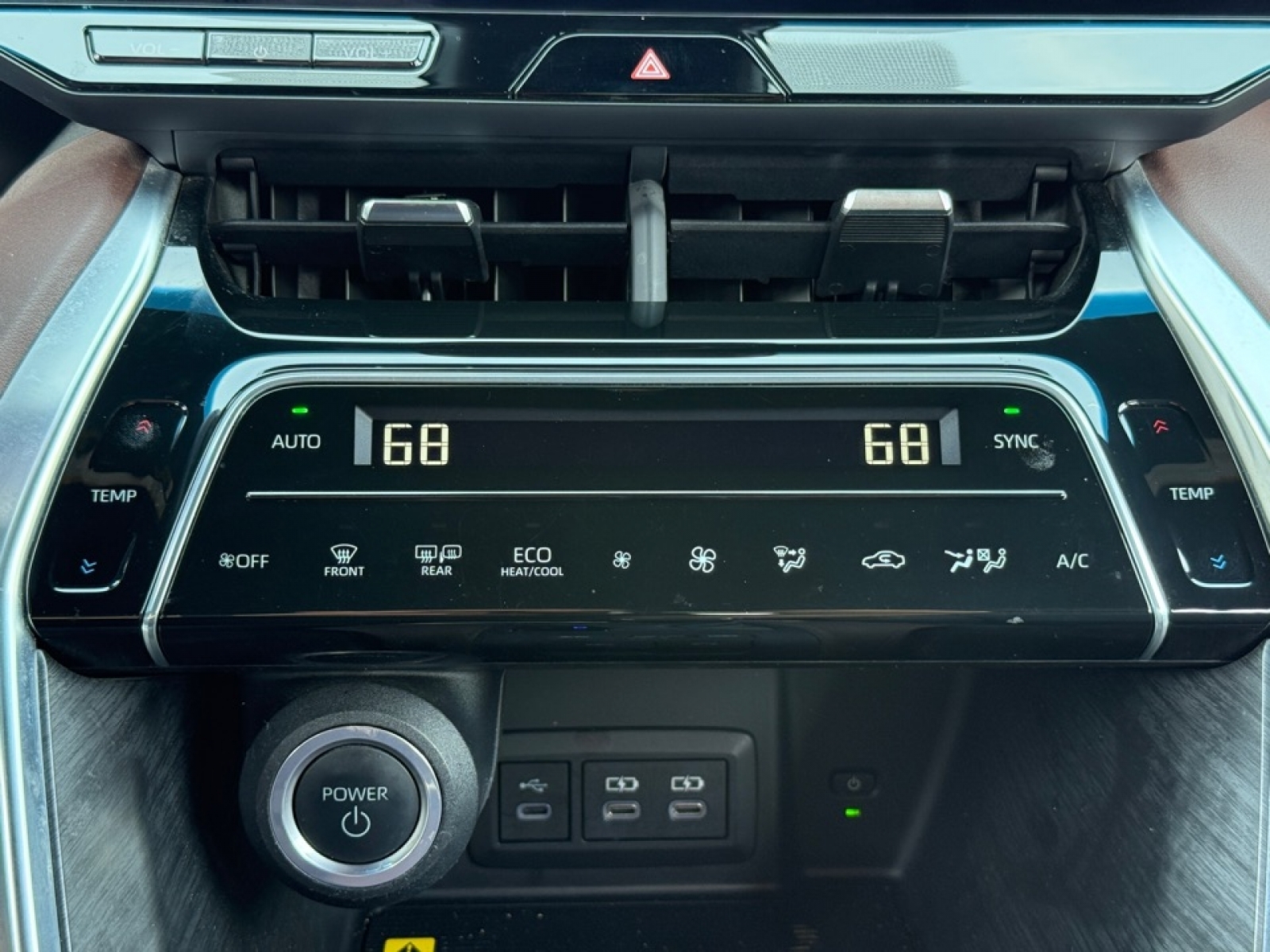 2023 Toyota Venza XLE, 39635, Photo