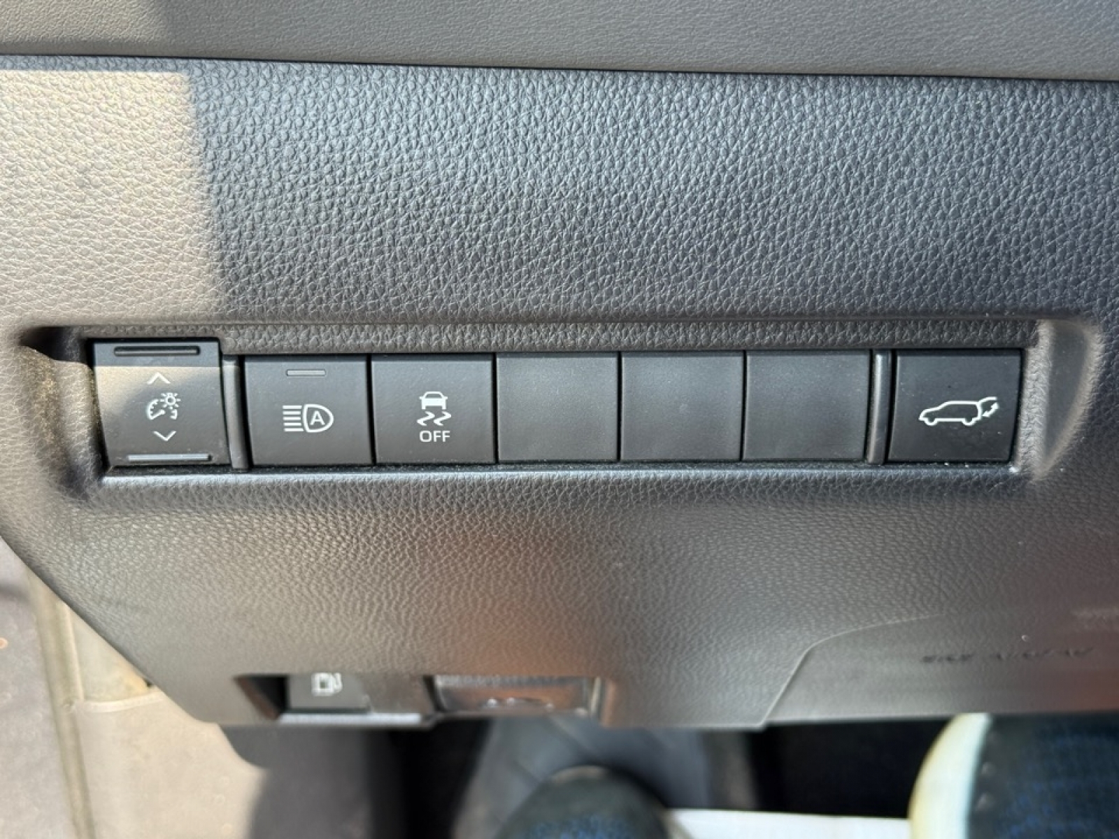 2023 Toyota Venza XLE, 39635, Photo