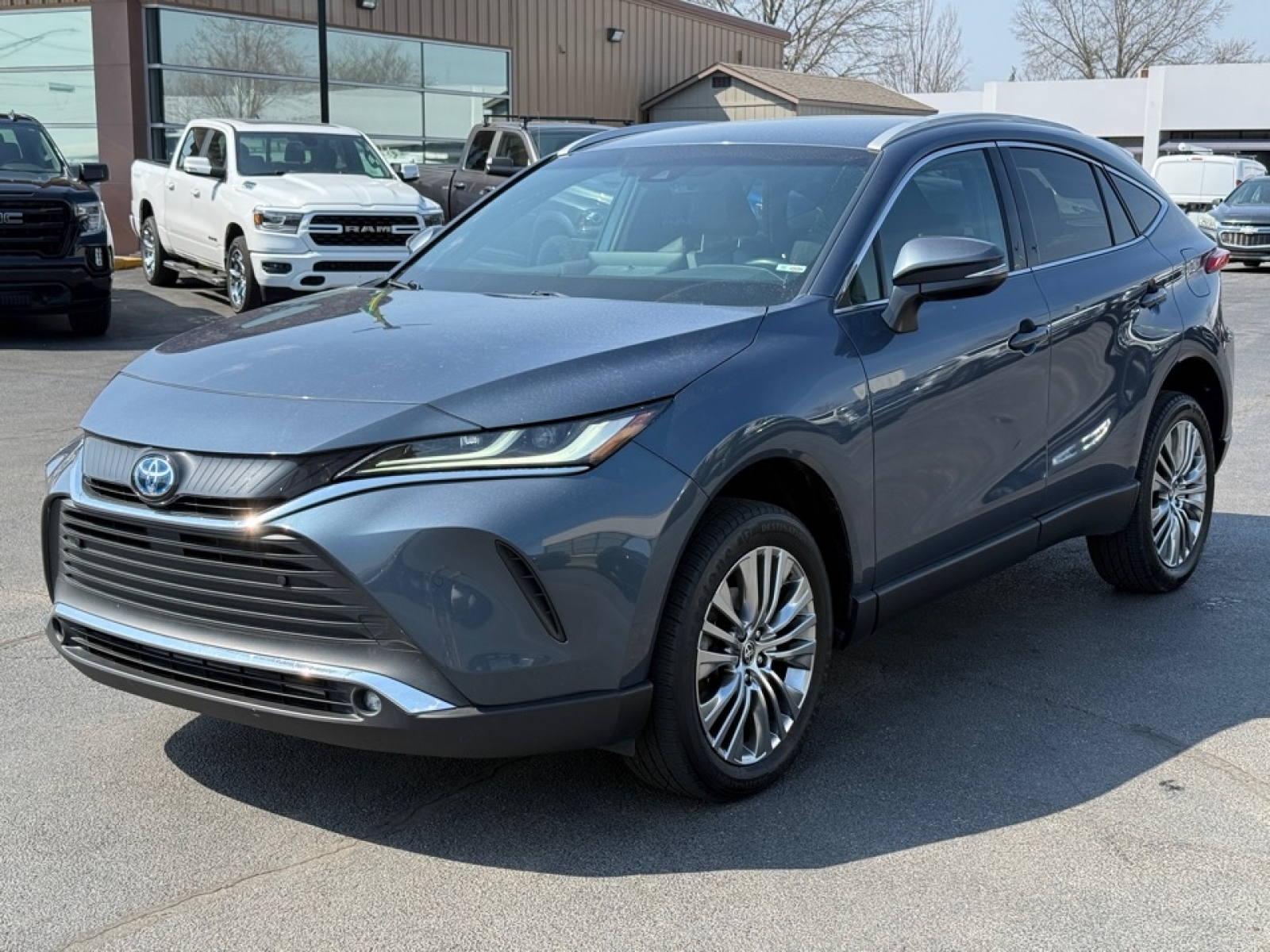 2023 Toyota Venza XLE, 39635, Photo