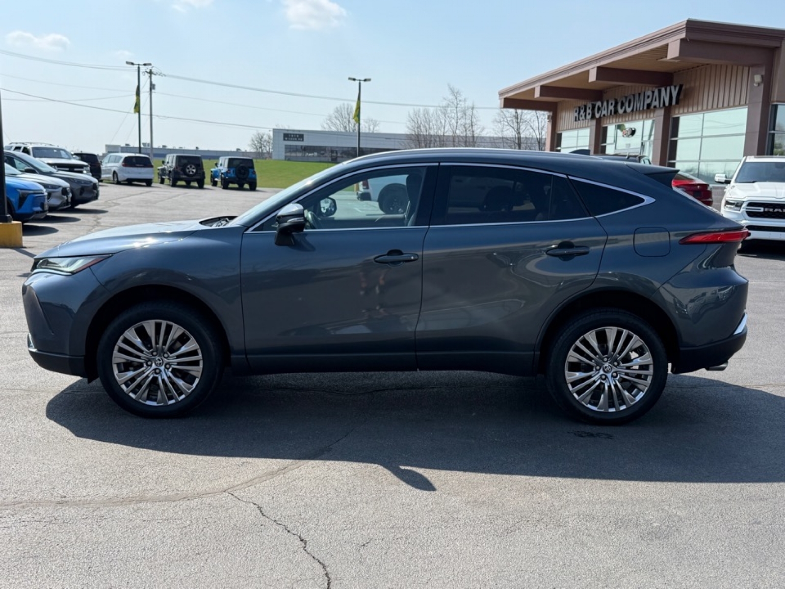 2023 Toyota Venza XLE, 39635, Photo