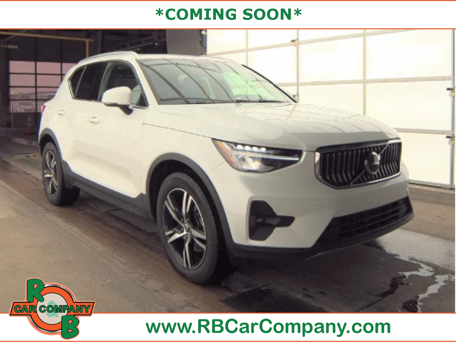 2023 Volvo XC40 B5 Plus Bright Theme, 39451, Photo