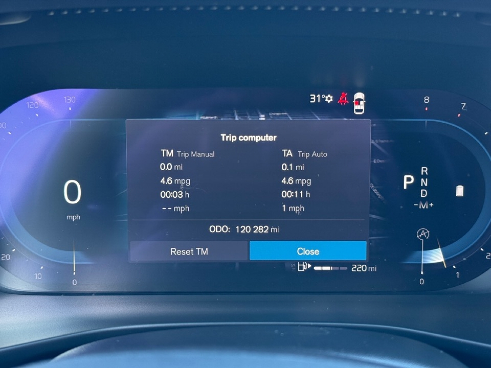 2023 Volvo XC40 B5 Plus Bright Theme, 39451, Photo