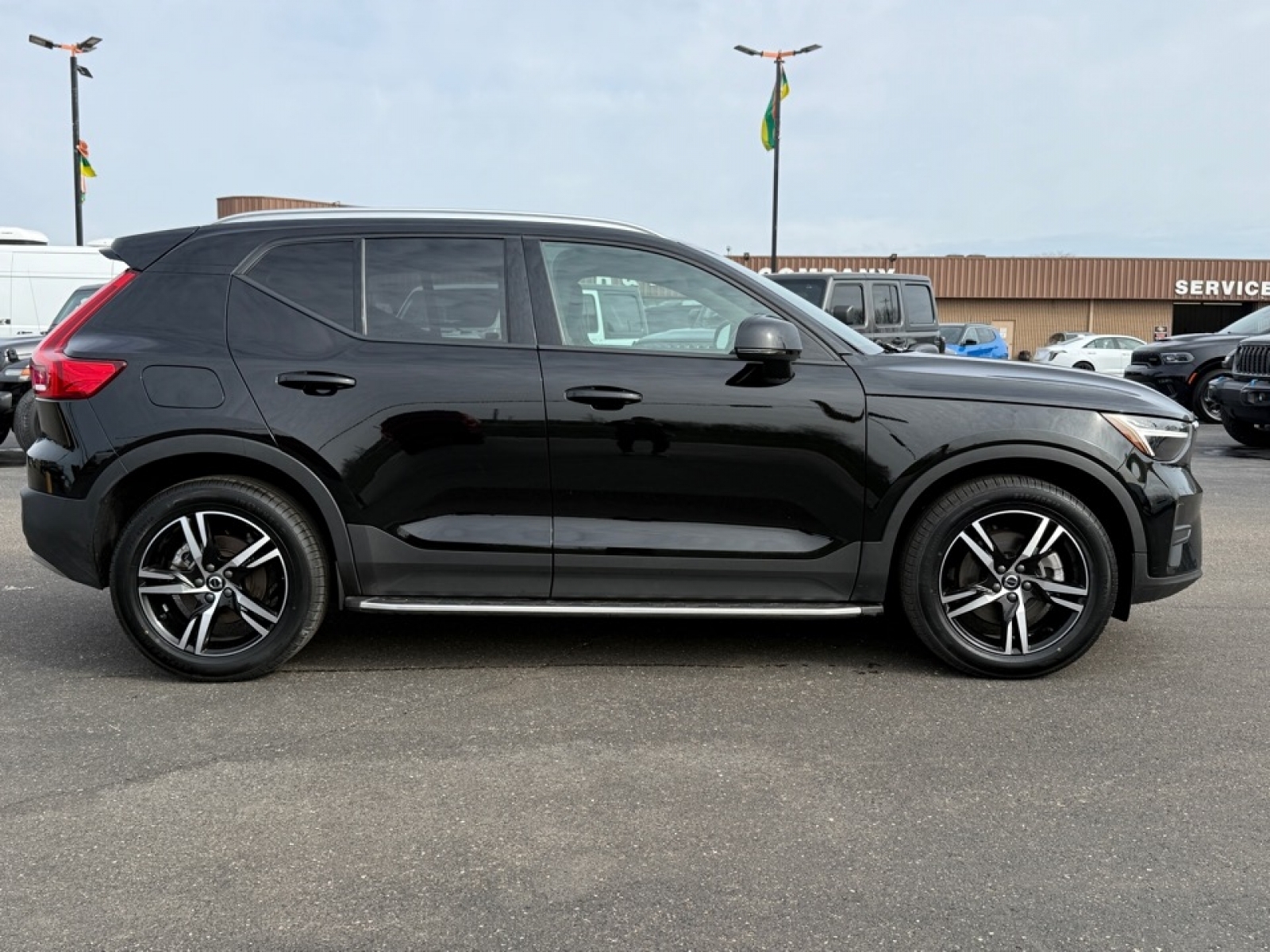 2023 Volvo XC40 B5 Core, 39638, Photo