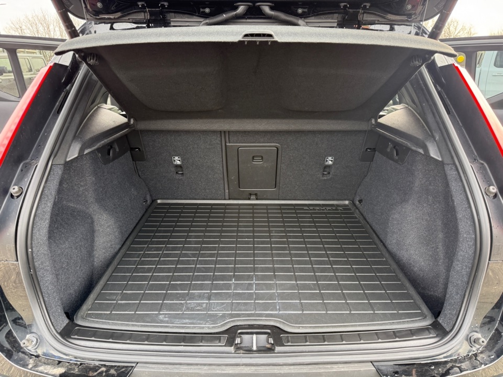 2023 Volvo XC40 B5 Core, 39638, Photo