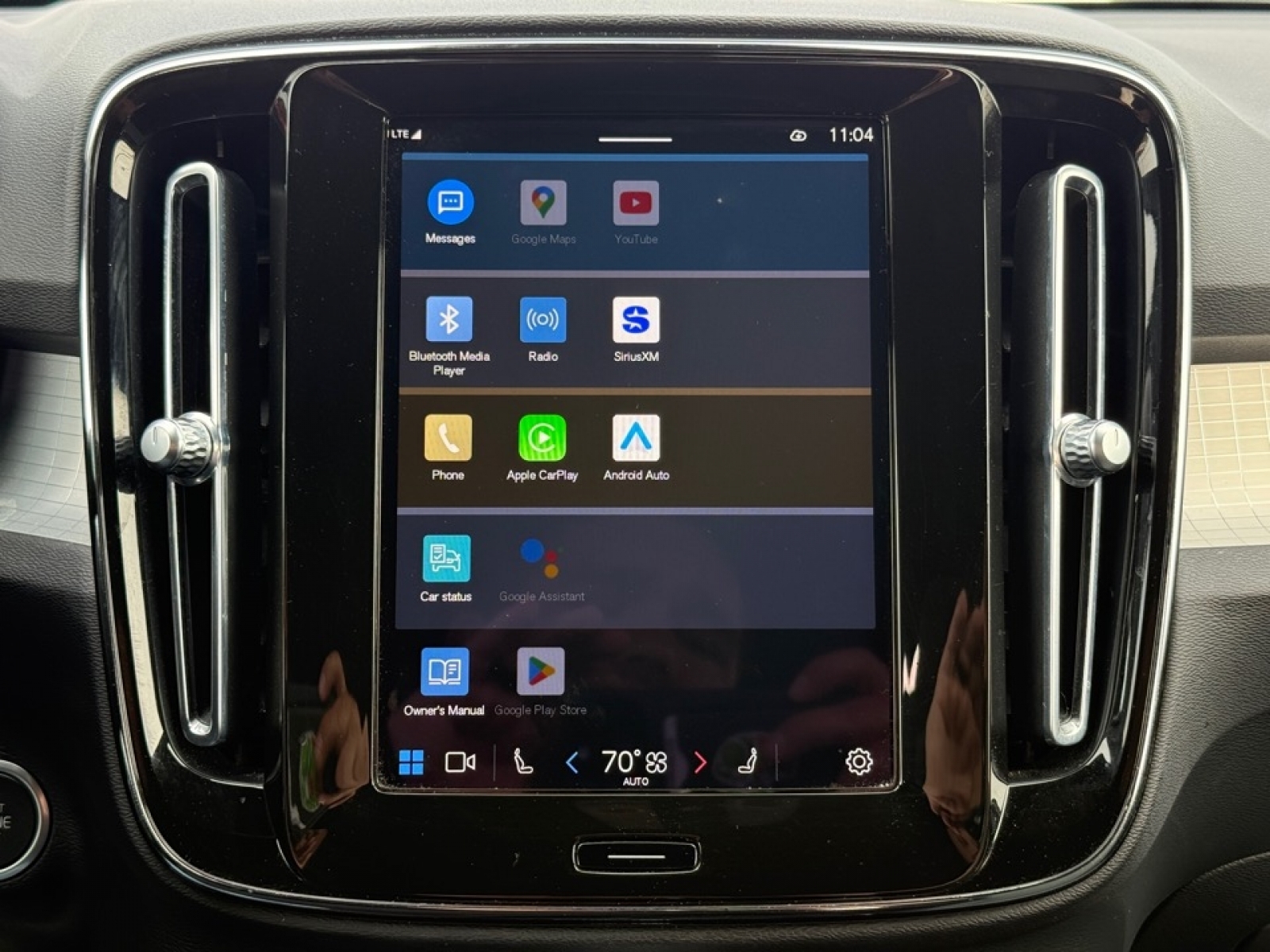 2023 Volvo XC40 B5 Core, 39638, Photo