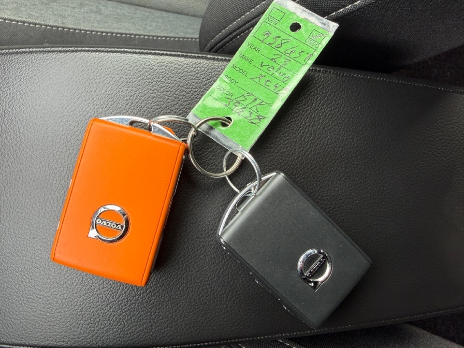 2023 Volvo XC40 B5 Core, 39638, Photo