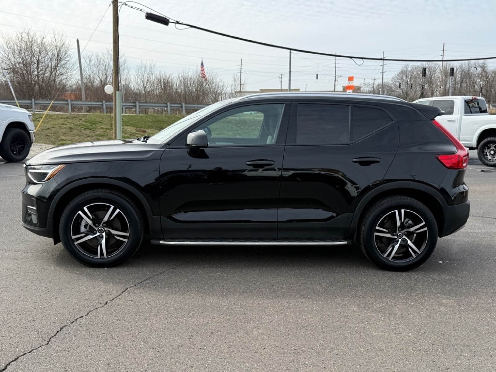 2023 Volvo XC40 B5 Core, 39638, Photo