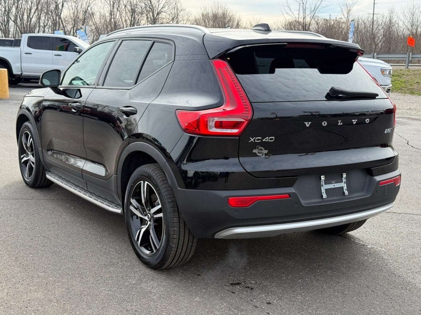 2023 Volvo XC40 B5 Core, 39638, Photo