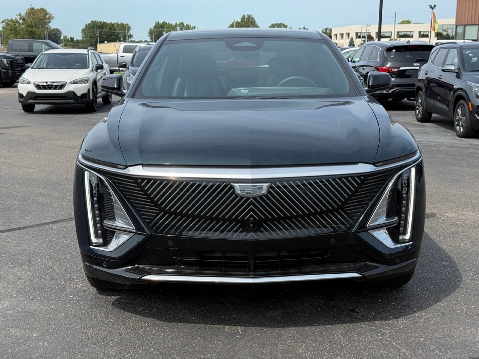 2024 Cadillac Lyriq Luxury photo 3
