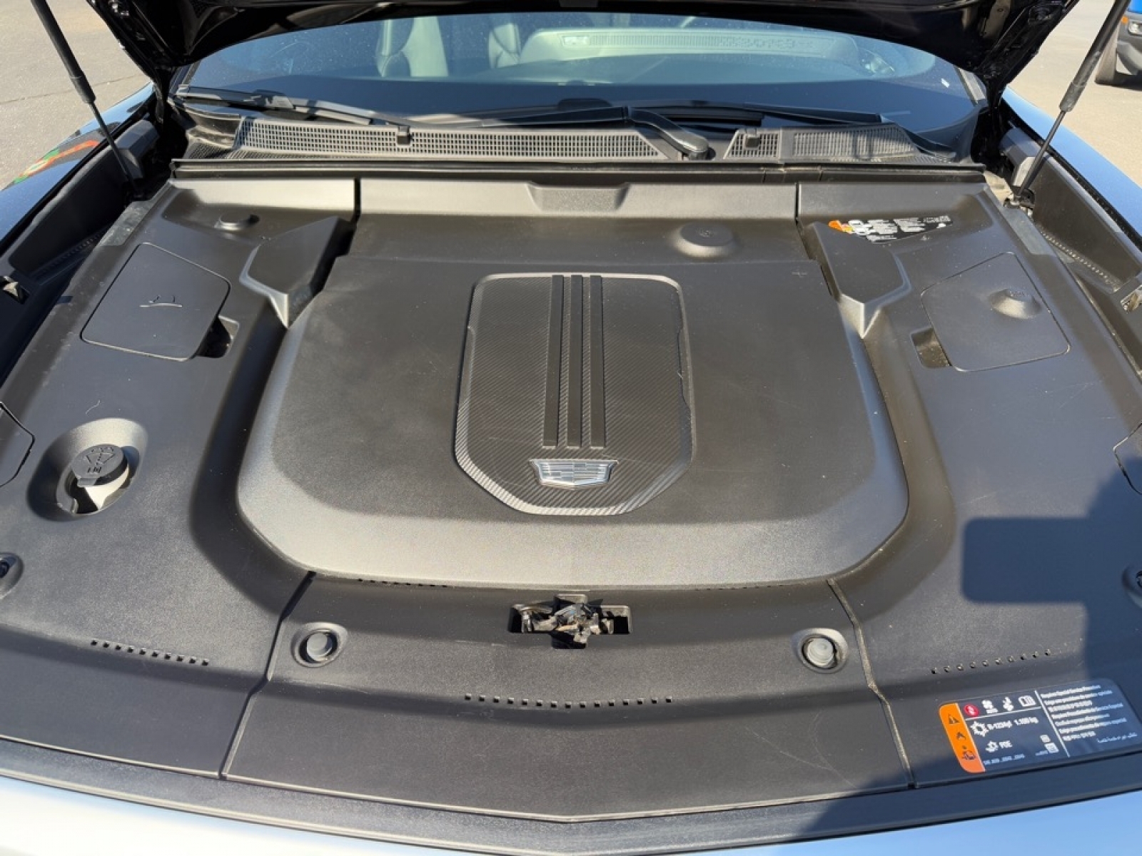 2024 Cadillac LYRIQ Luxury w/1SE, 39000, Photo