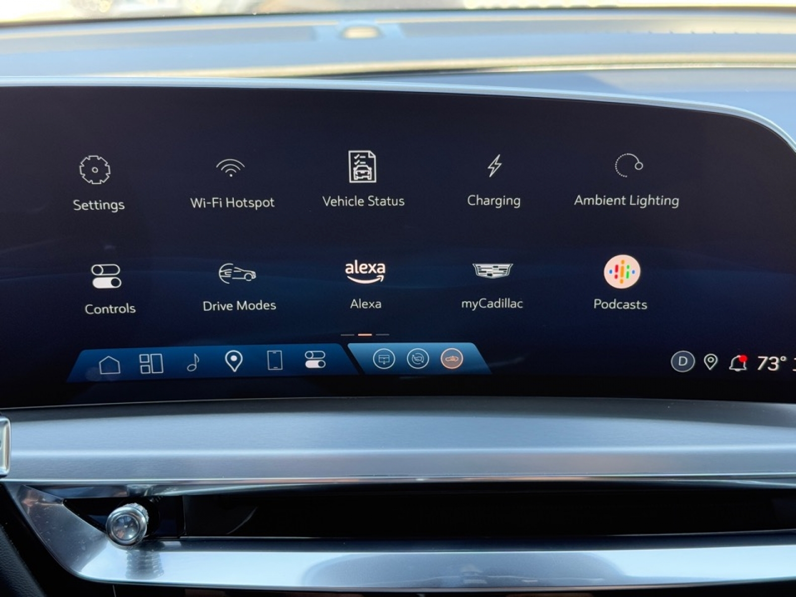 2024 Cadillac LYRIQ Luxury w/1SE, 39000, Photo