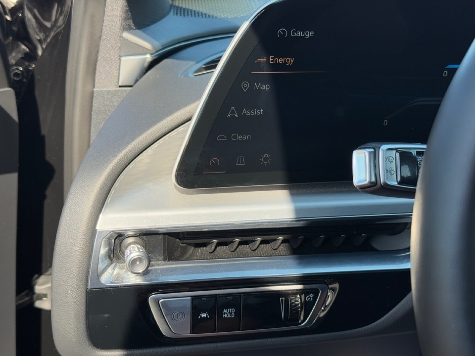 2024 Cadillac LYRIQ Luxury w/1SE, 39000, Photo