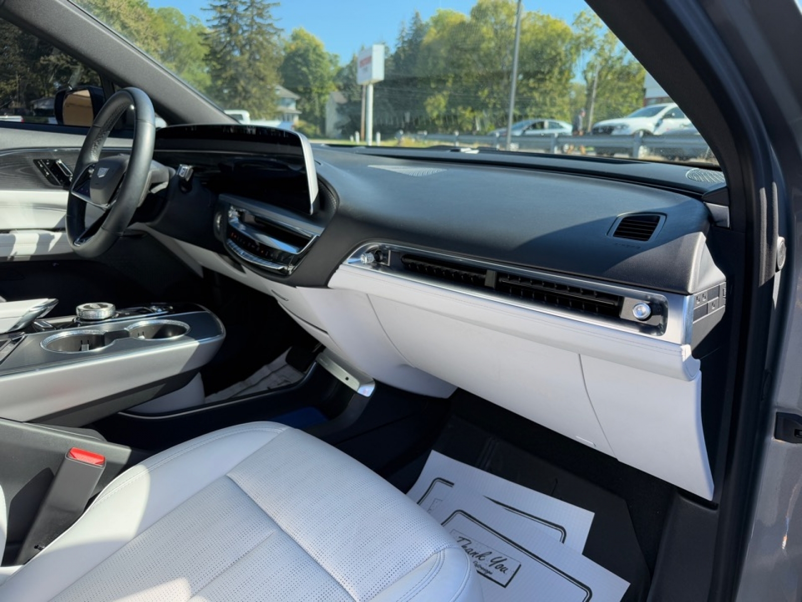 2024 Cadillac LYRIQ Luxury w/1SC, 39047, Photo