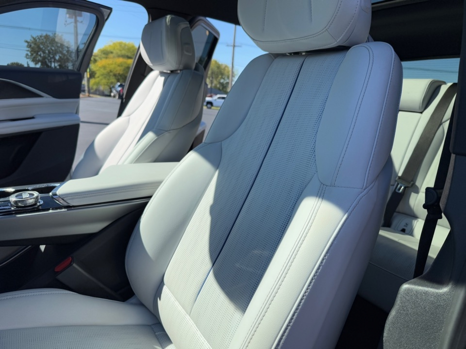 2024 Cadillac LYRIQ Luxury w/1SC, 39047, Photo