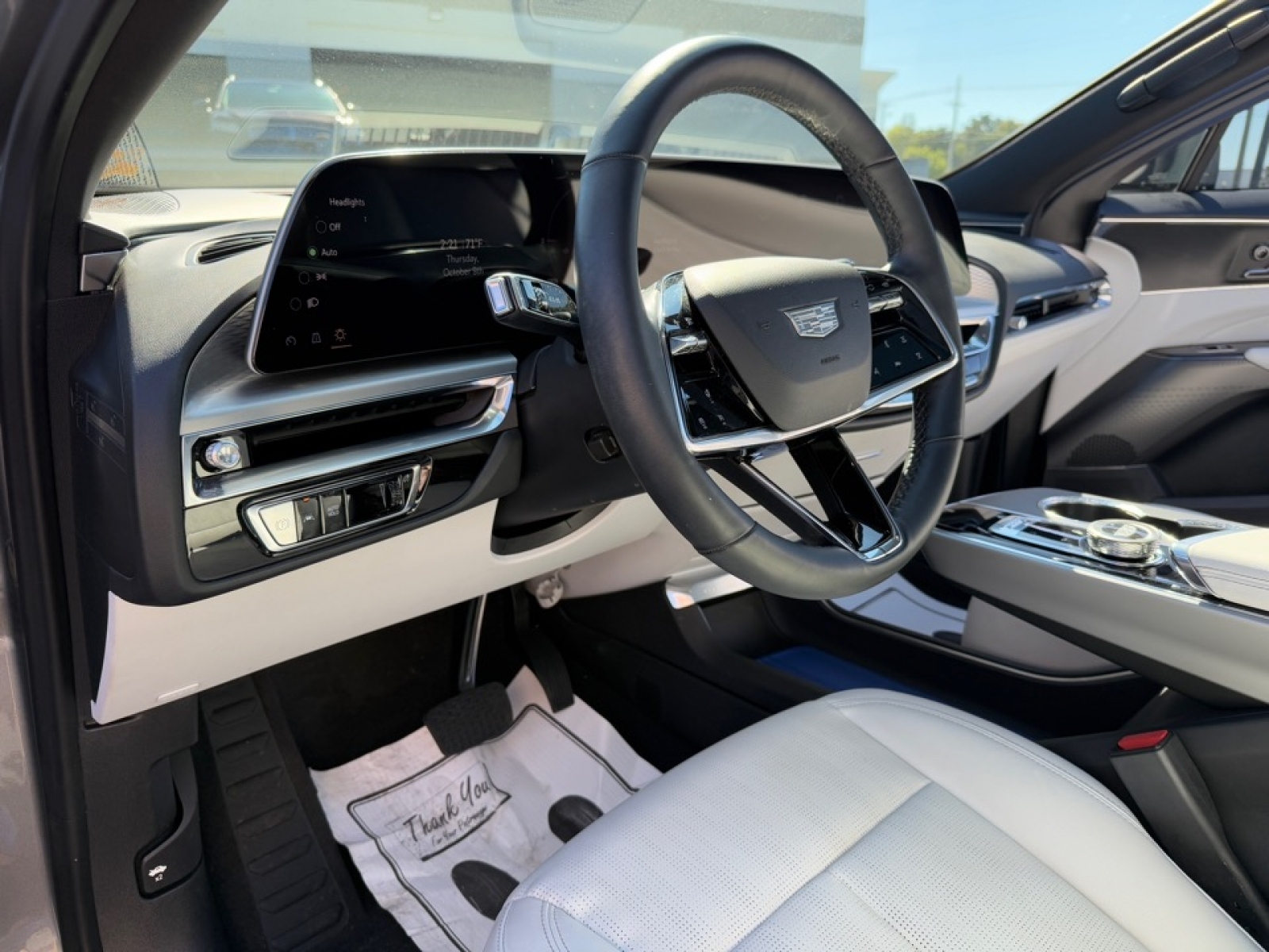 2024 Cadillac LYRIQ Luxury w/1SC, 39047, Photo