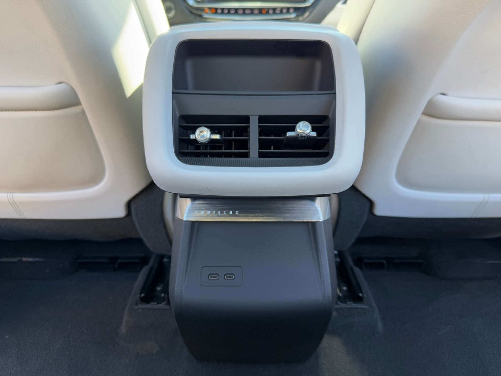 2024 Cadillac LYRIQ Luxury w/1SC, 39047, Photo