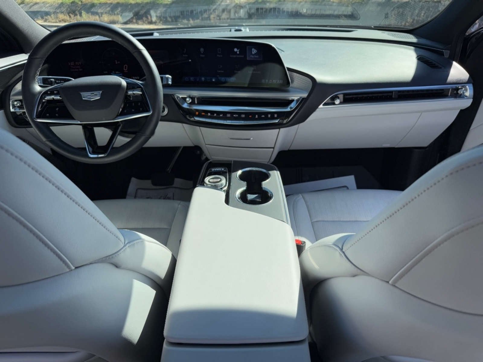 2024 Cadillac LYRIQ Luxury w/1SC, 39047, Photo