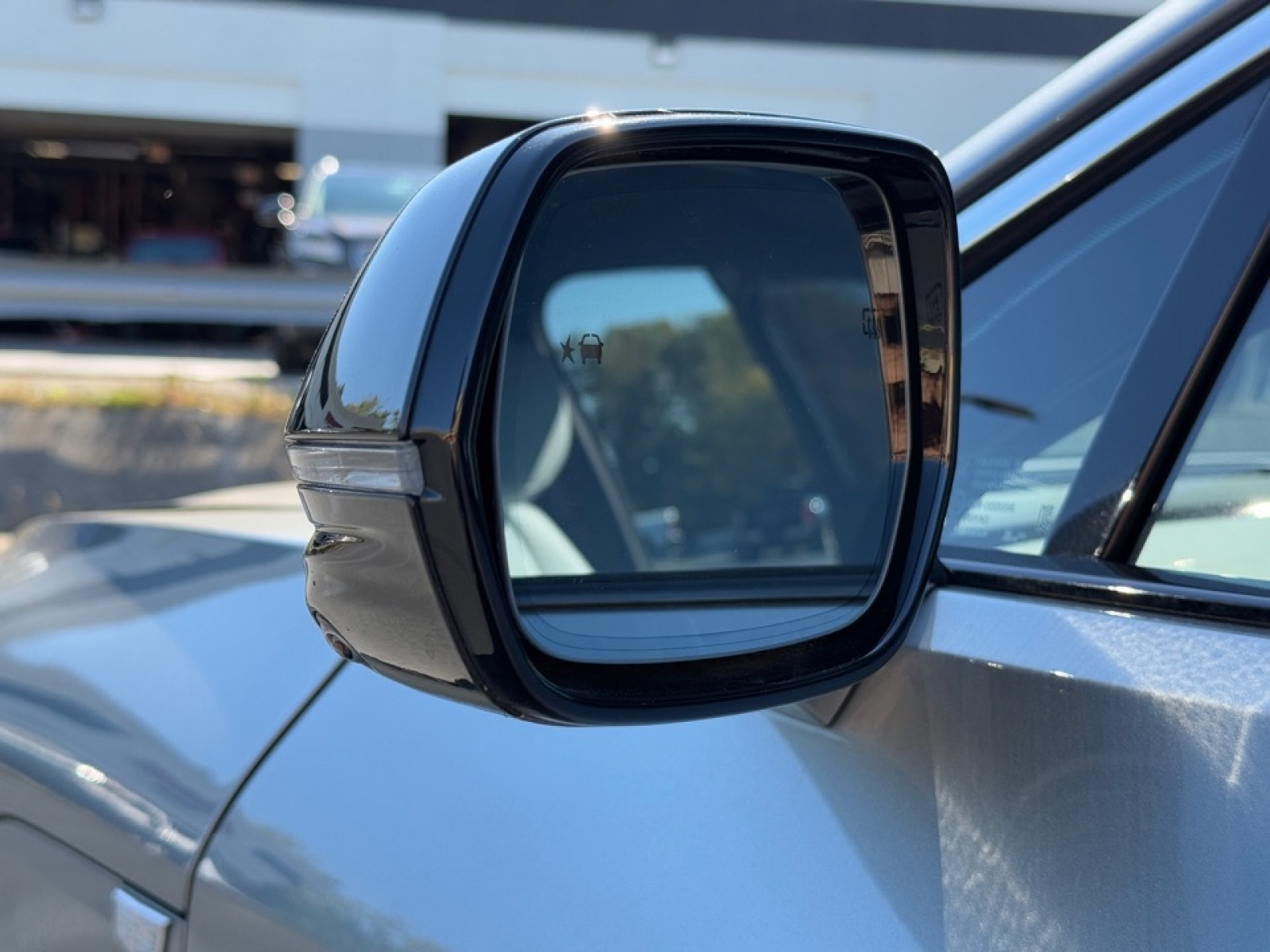 2024 Cadillac LYRIQ Luxury w/1SC, 39047, Photo