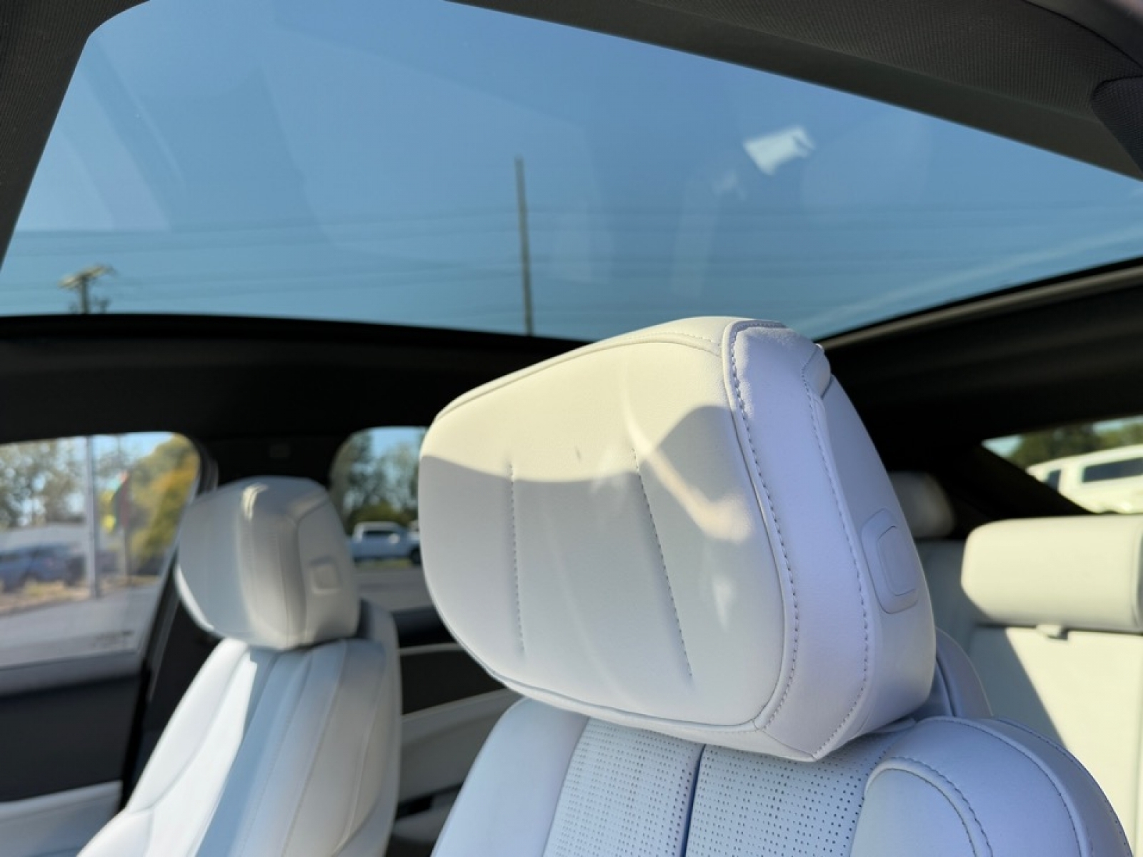 2024 Cadillac LYRIQ Luxury w/1SC, 39047, Photo