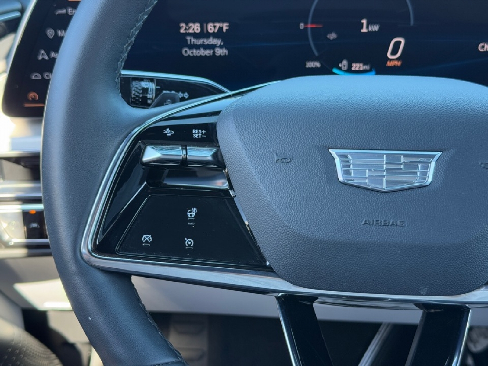 2024 Cadillac LYRIQ Luxury w/1SC, 39047, Photo