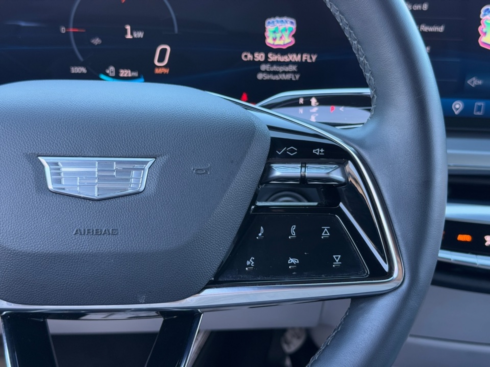 2024 Cadillac LYRIQ Luxury w/1SC, 39047, Photo