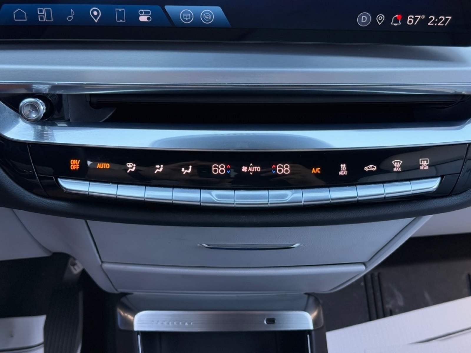 2024 Cadillac LYRIQ Luxury w/1SC, 39047, Photo