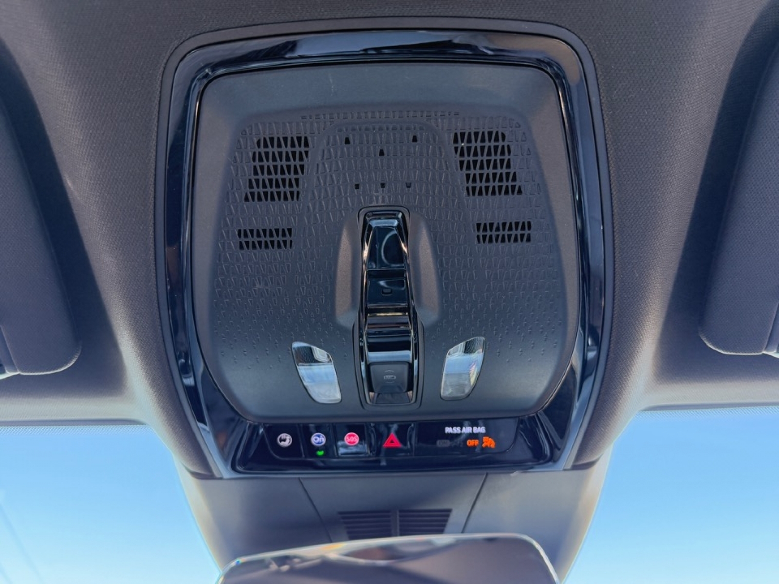 2024 Cadillac LYRIQ Luxury w/1SC, 39047, Photo