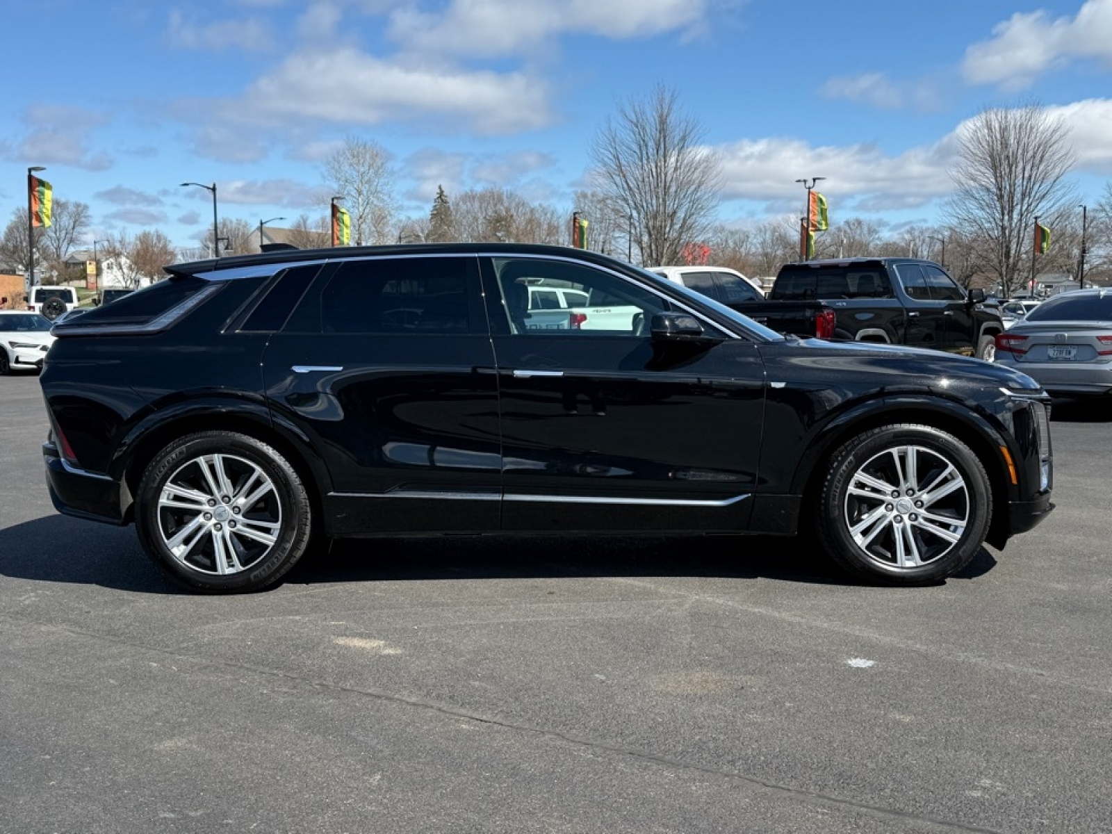 2024 Cadillac LYRIQ Tech w/1SA, 39661, Photo