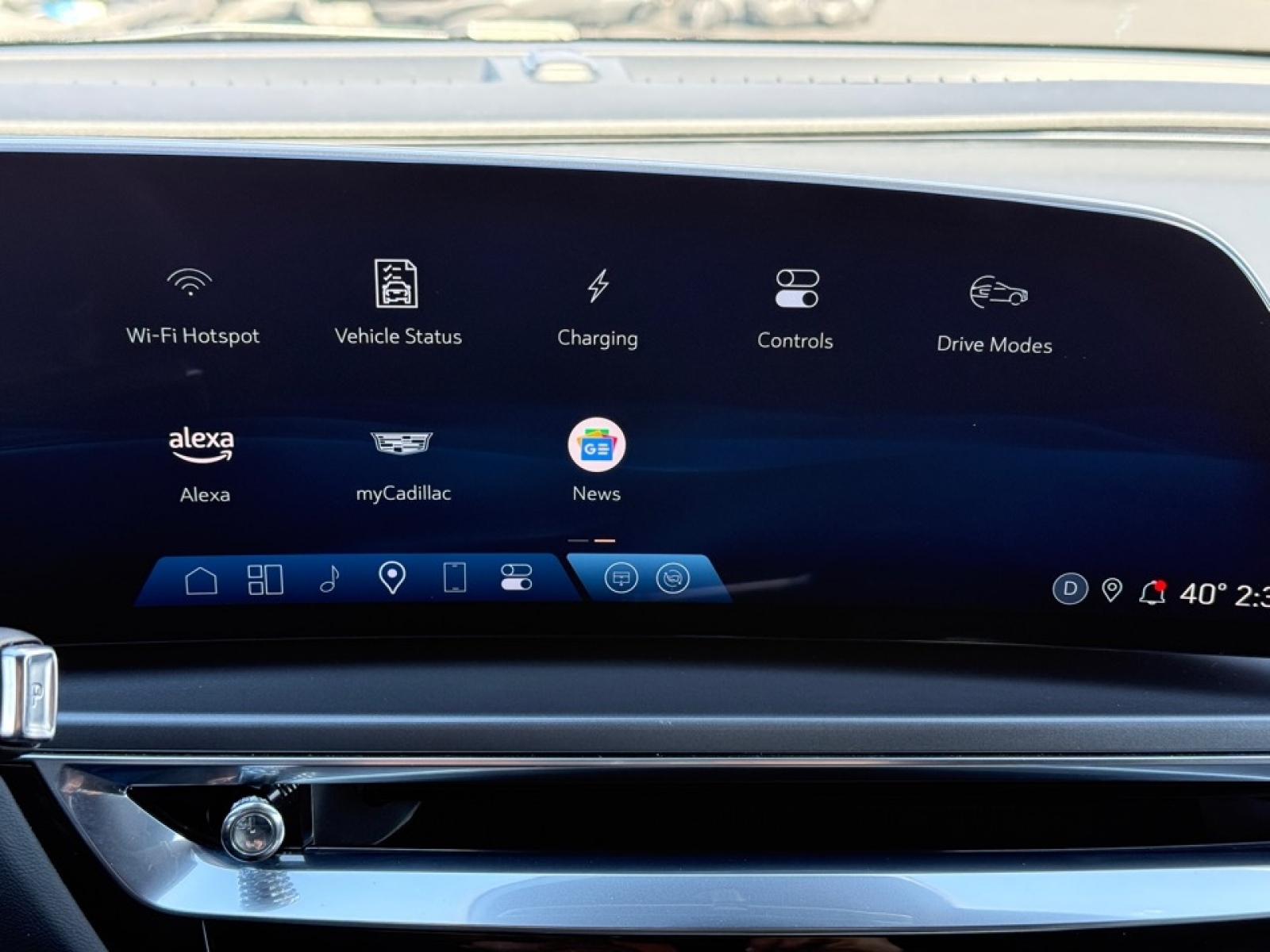 2024 Cadillac LYRIQ Tech w/1SA, 39661, Photo