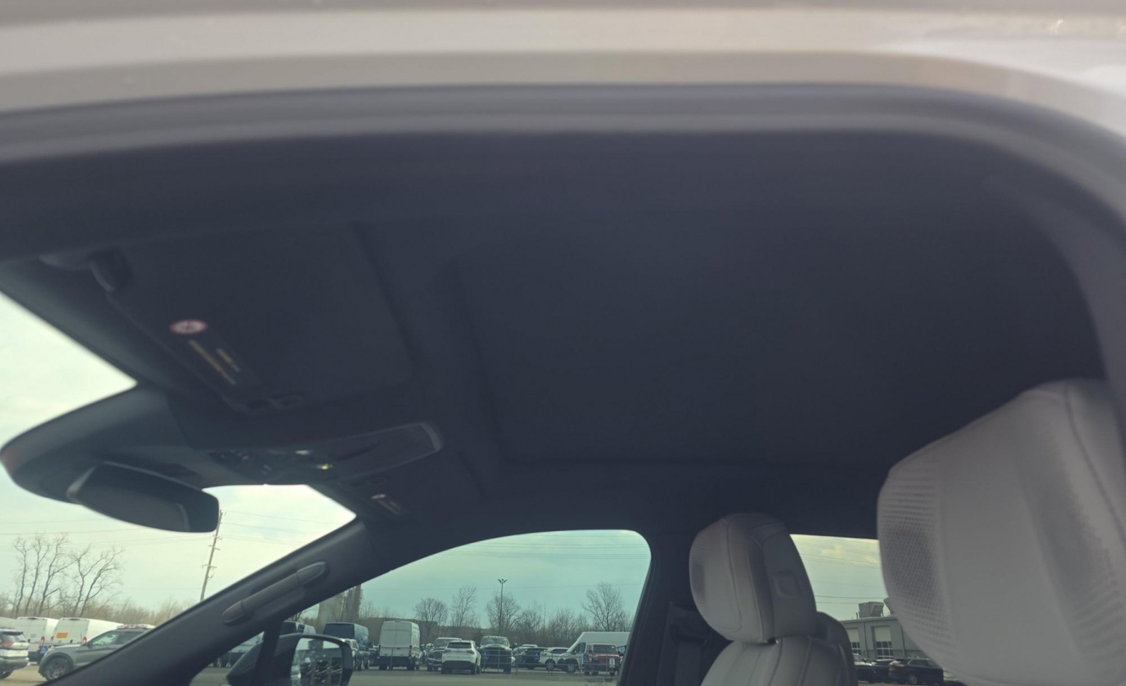 2024 Cadillac LYRIQ Luxury w/1SD, 39905, Photo