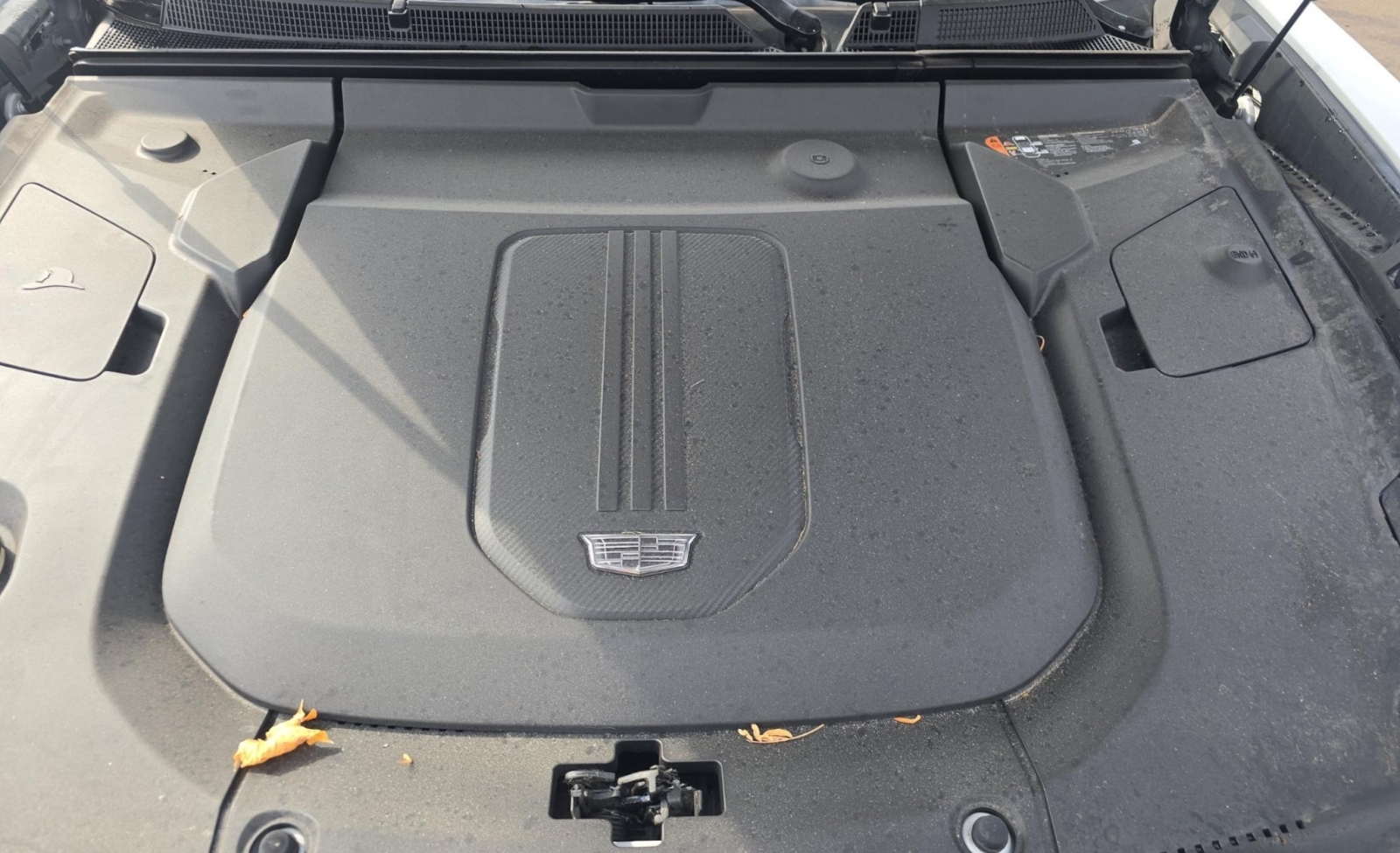 2024 Cadillac LYRIQ Luxury w/1SD, 39905, Photo