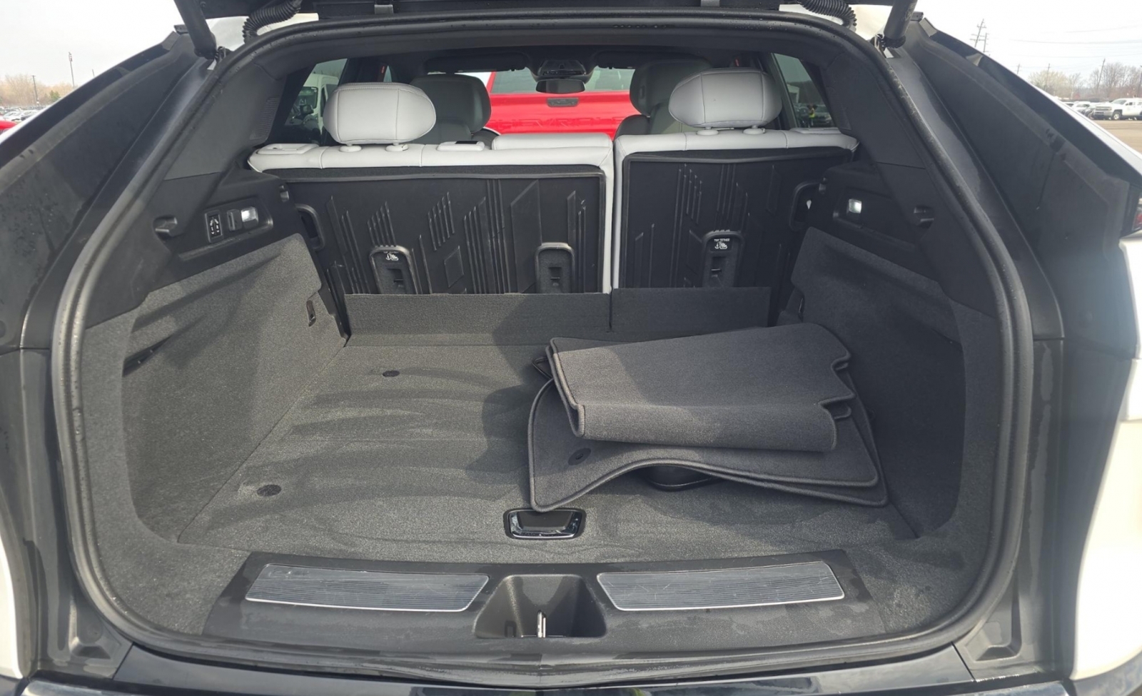 2024 Cadillac LYRIQ Luxury w/1SD, 39905, Photo