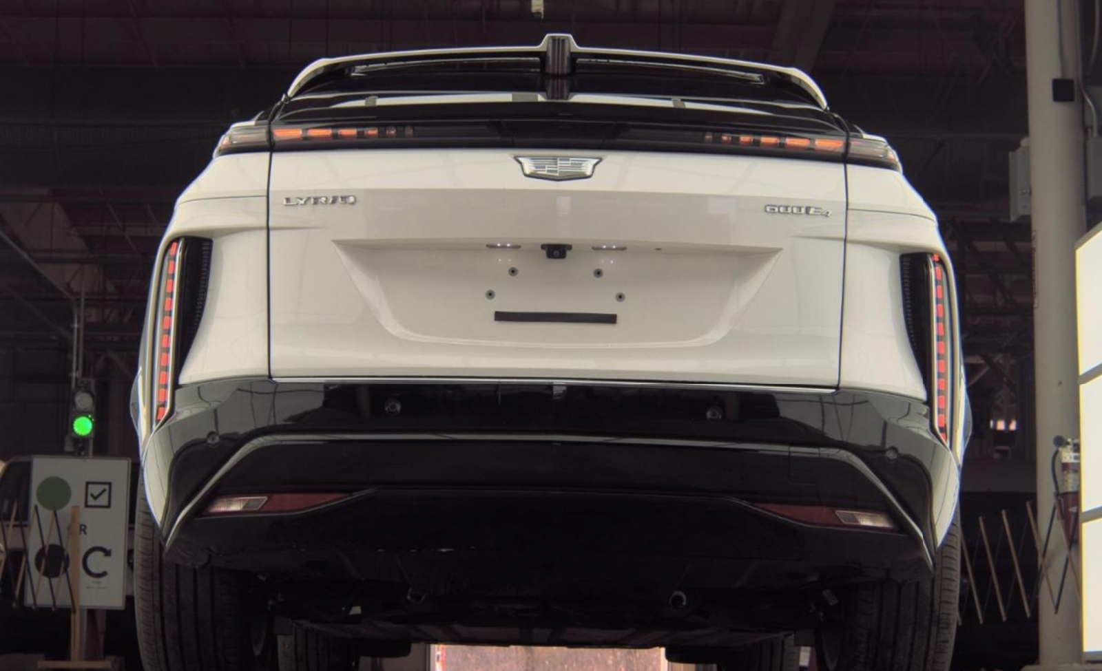 2024 Cadillac LYRIQ Luxury w/1SD, 39905, Photo