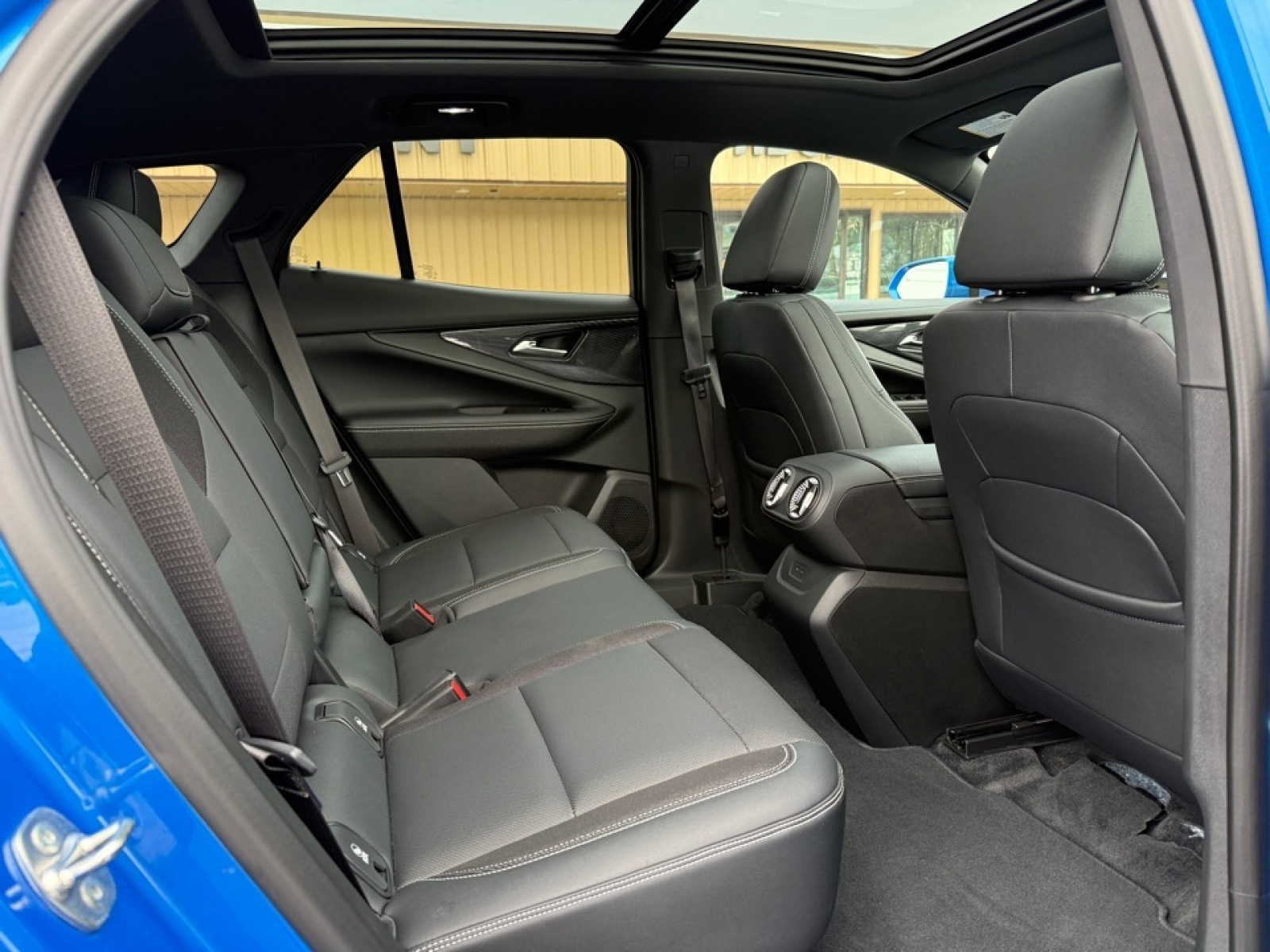 2024 Chevrolet Blazer EV eAWD 2LT, 39290, Photo