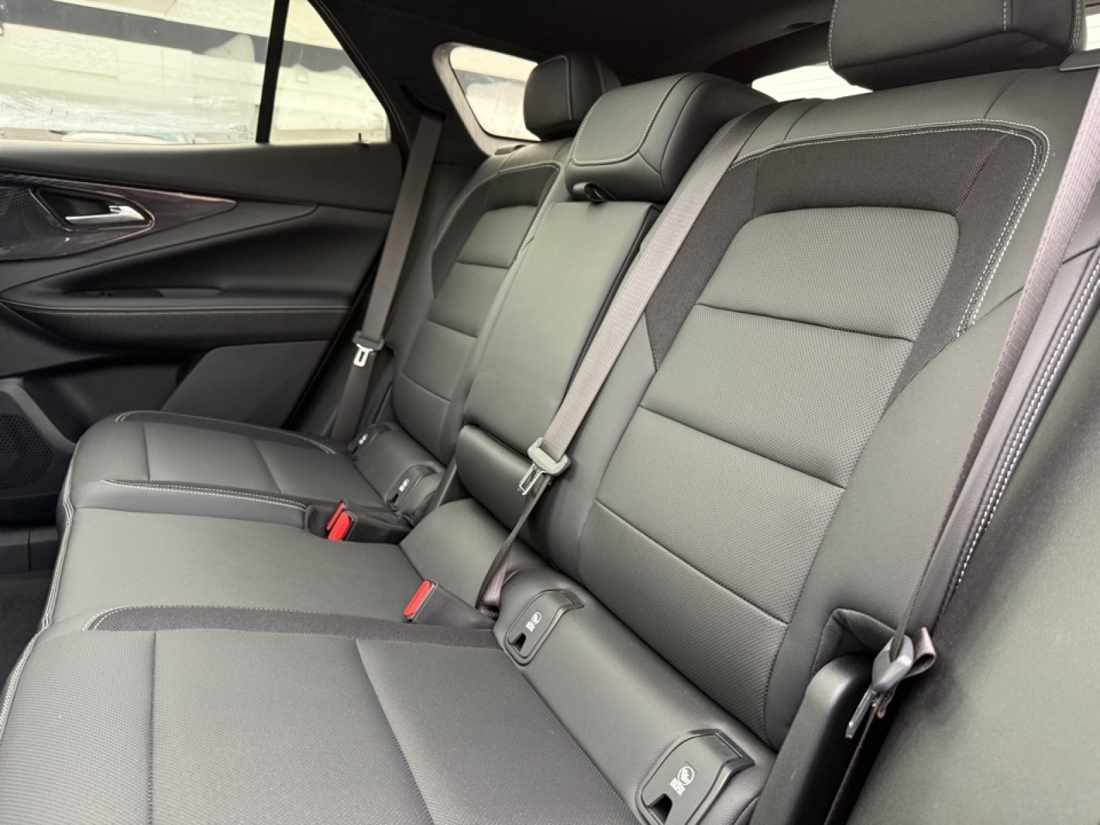 2024 Chevrolet Blazer EV eAWD 2LT, 39290, Photo