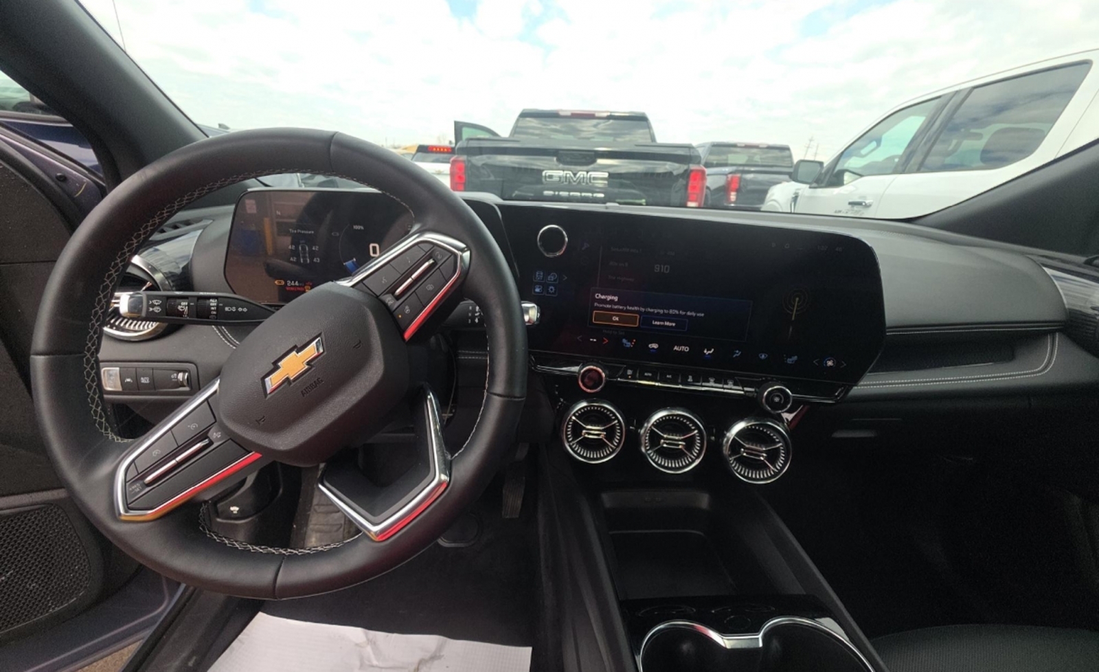 2024 Chevrolet Blazer EV eAWD 2LT, 39902, Photo