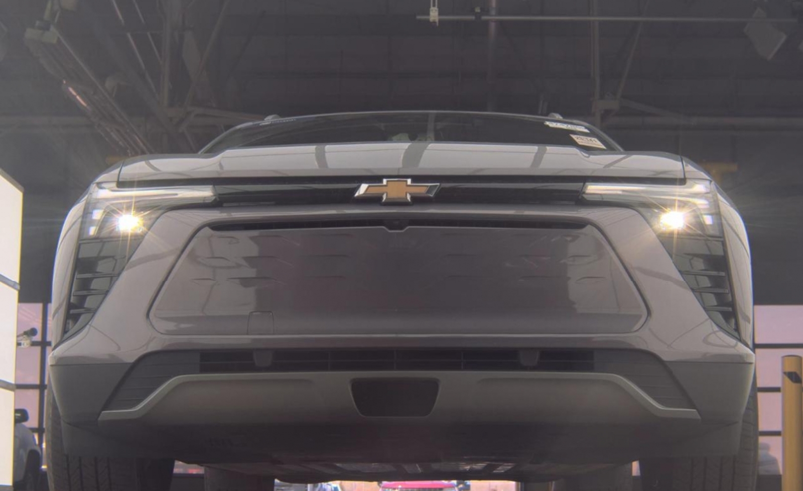 2024 Chevrolet Blazer EV eAWD 2LT, 39904, Photo